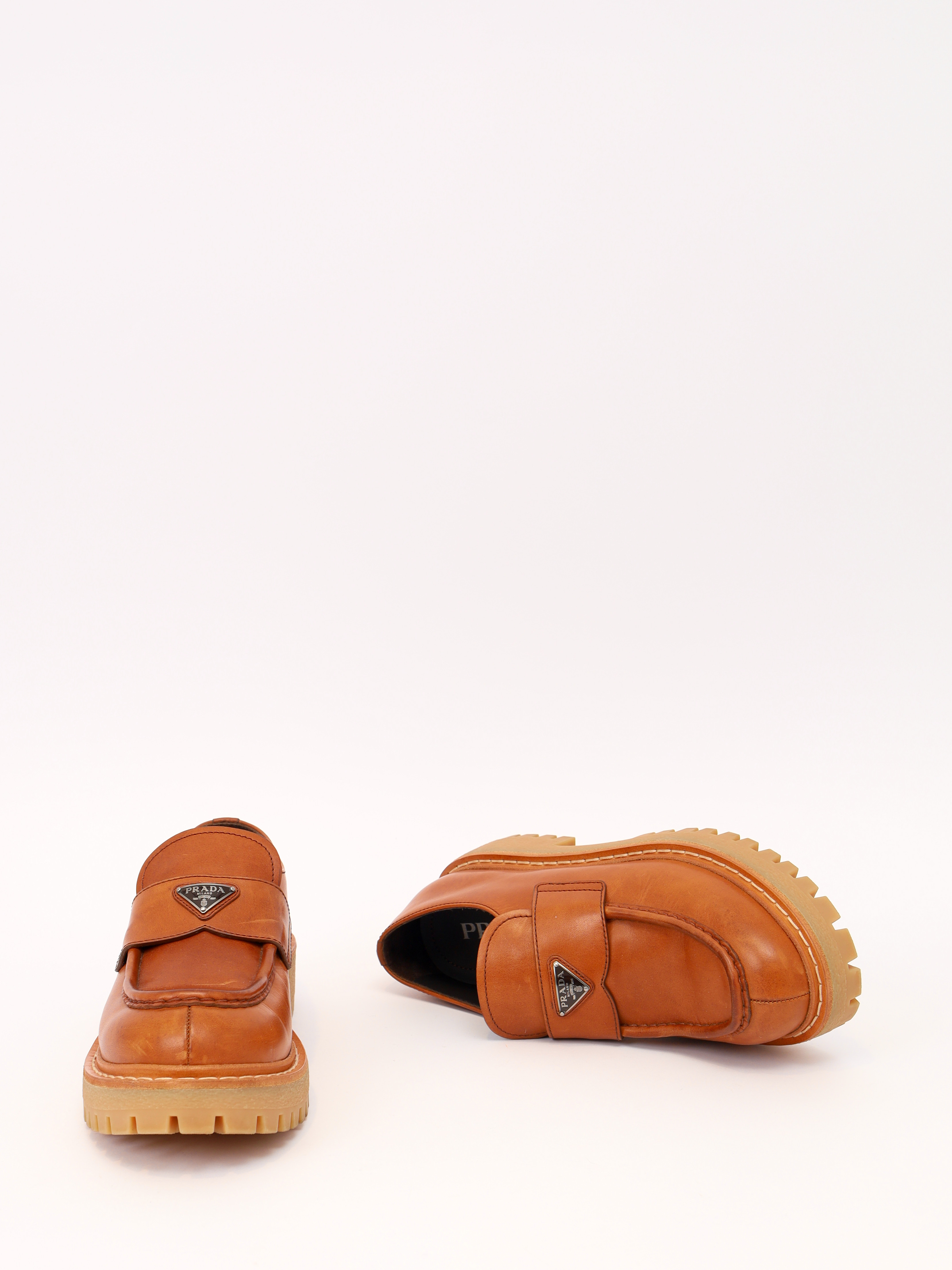Prada  40 5