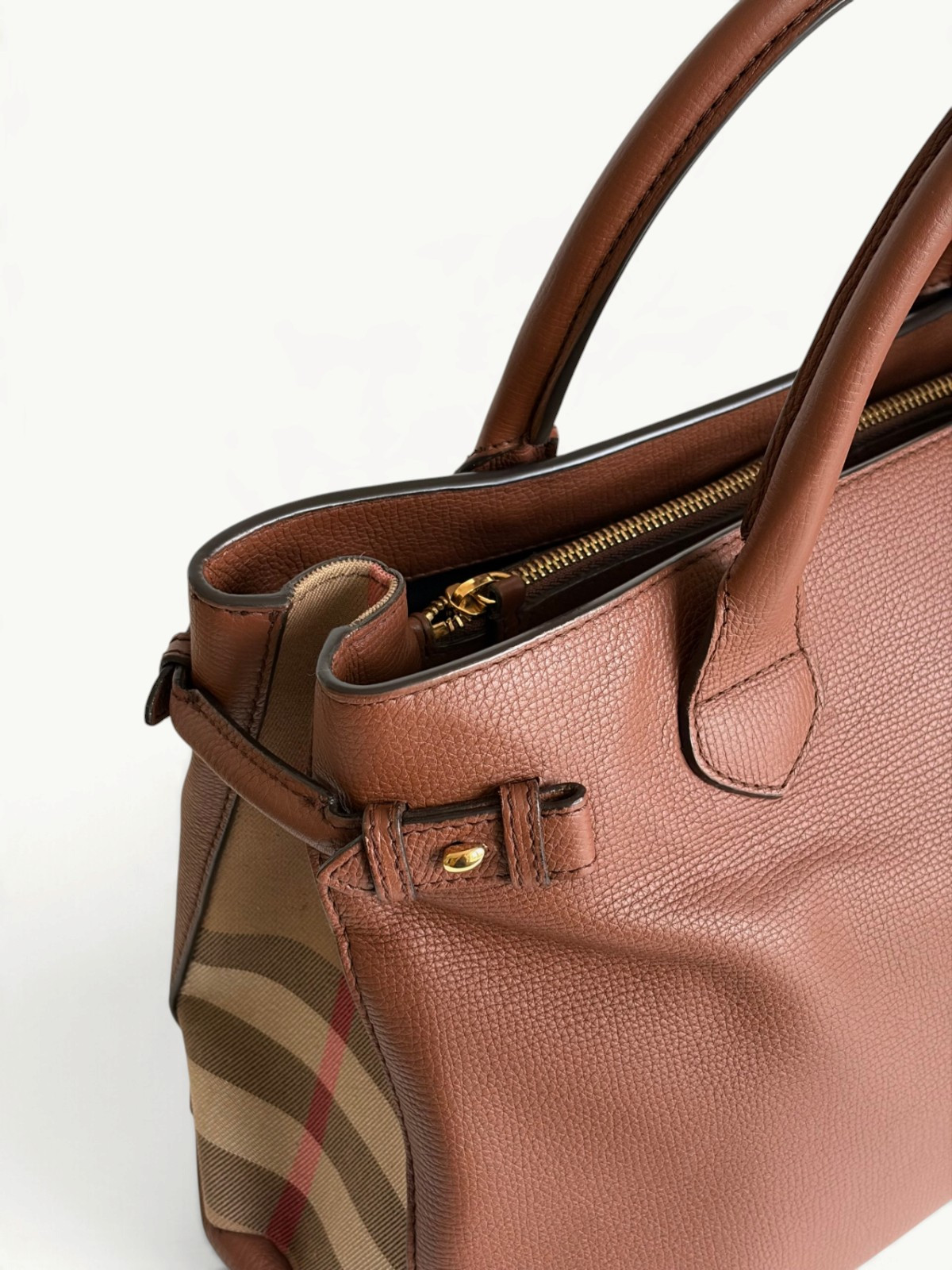 Burberry Banner  5