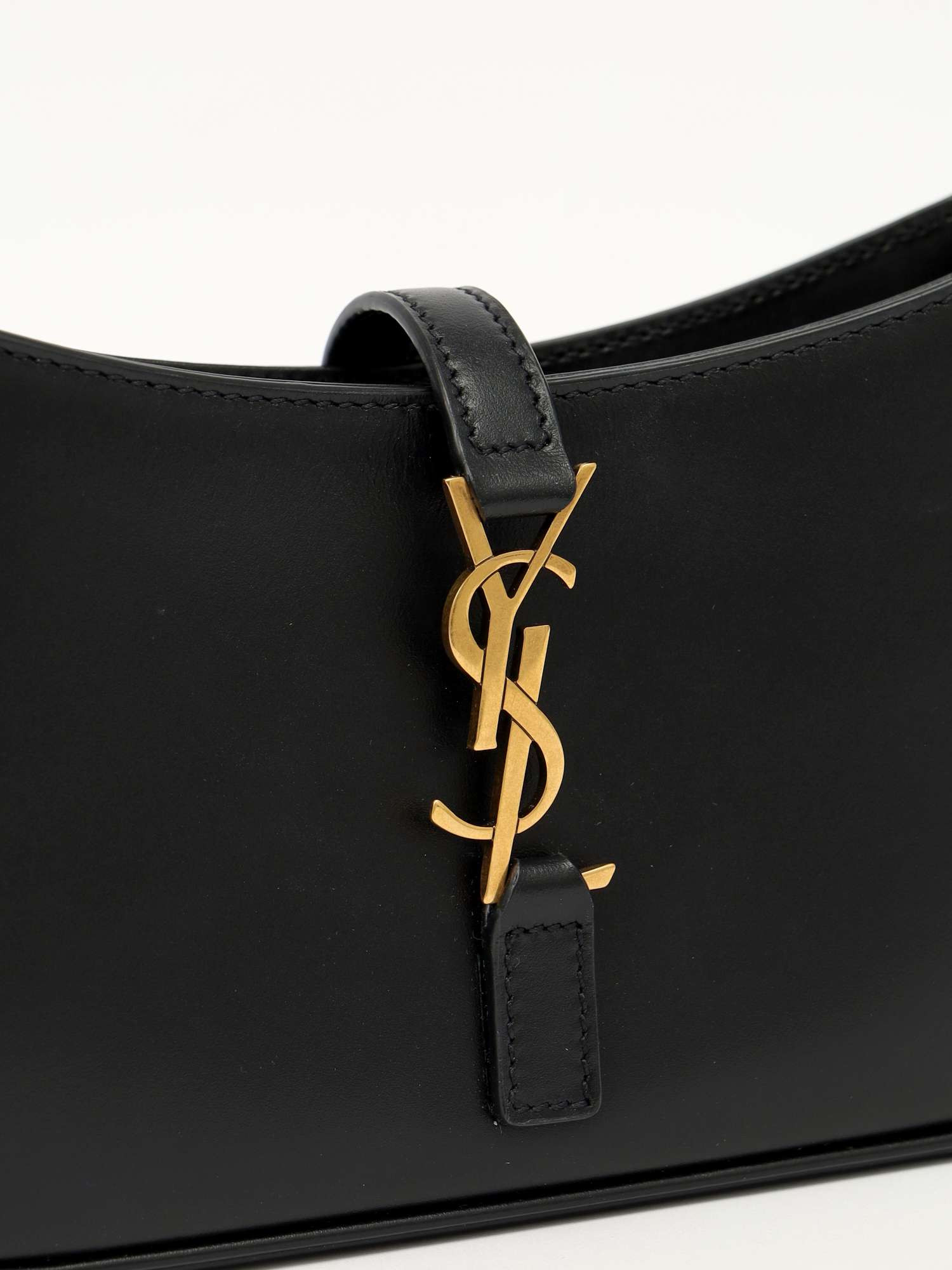 Saint Laurent Le 5 a 7  5