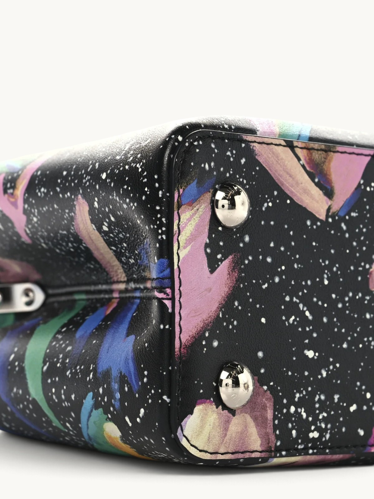 Louis Vuitton Capucines  5