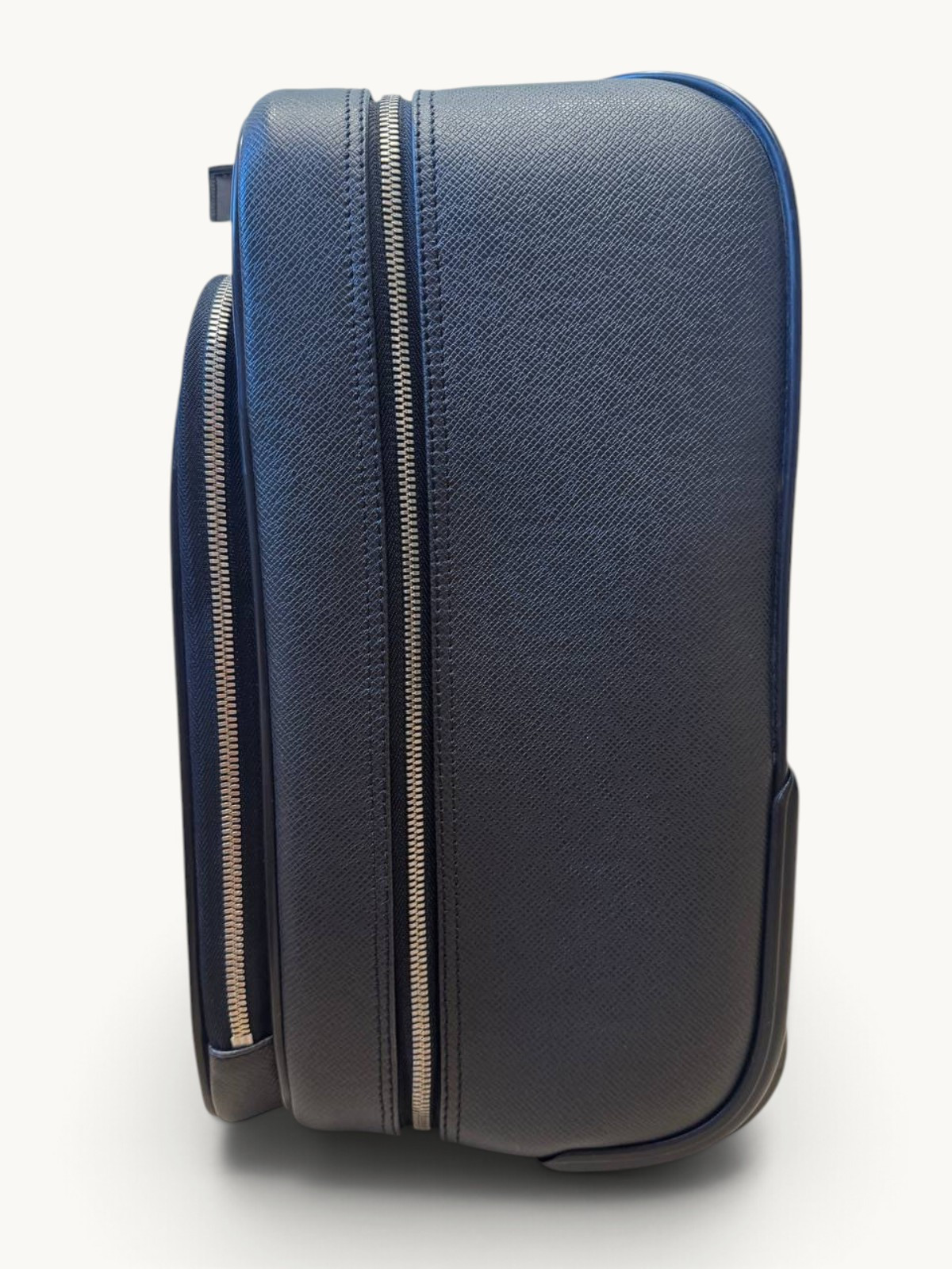 Louis Vuitton Pilot  5