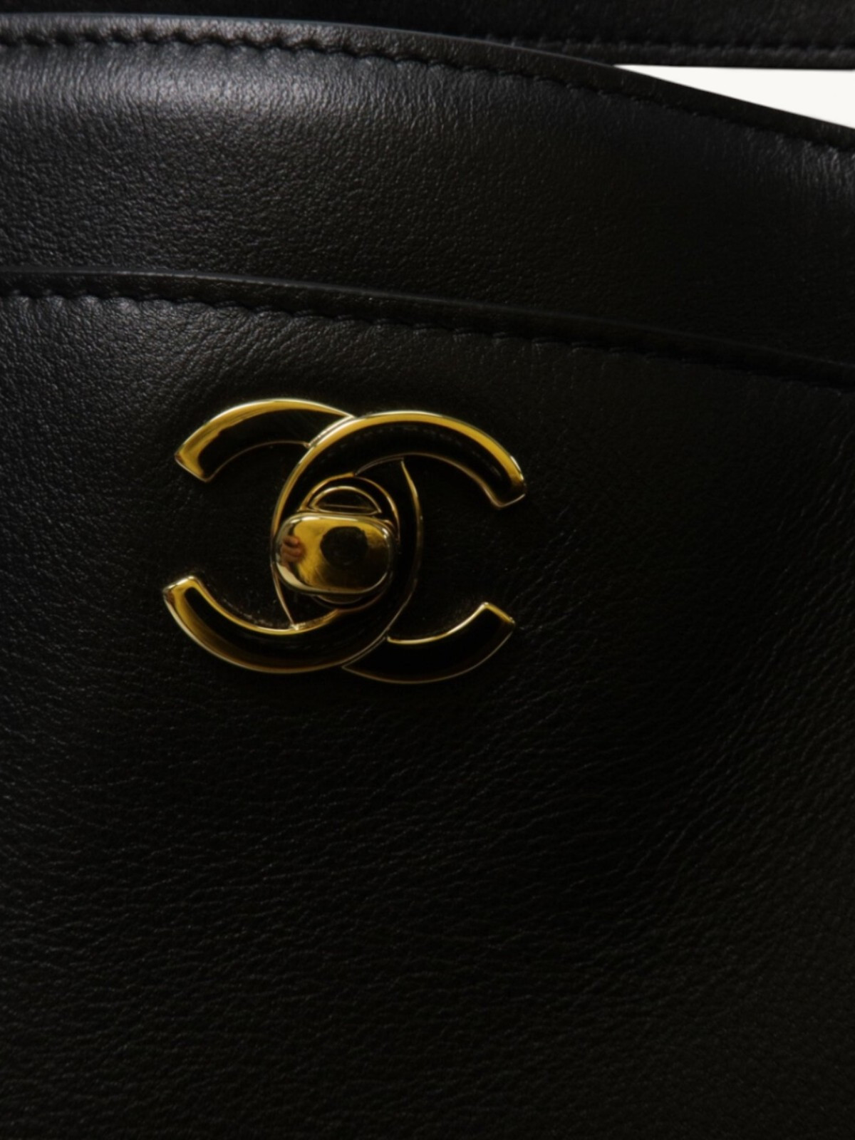 Chanel Shopping  5