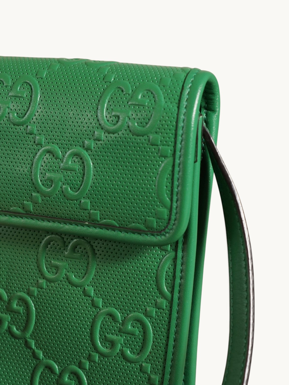 Gucci GG Embossed  5
