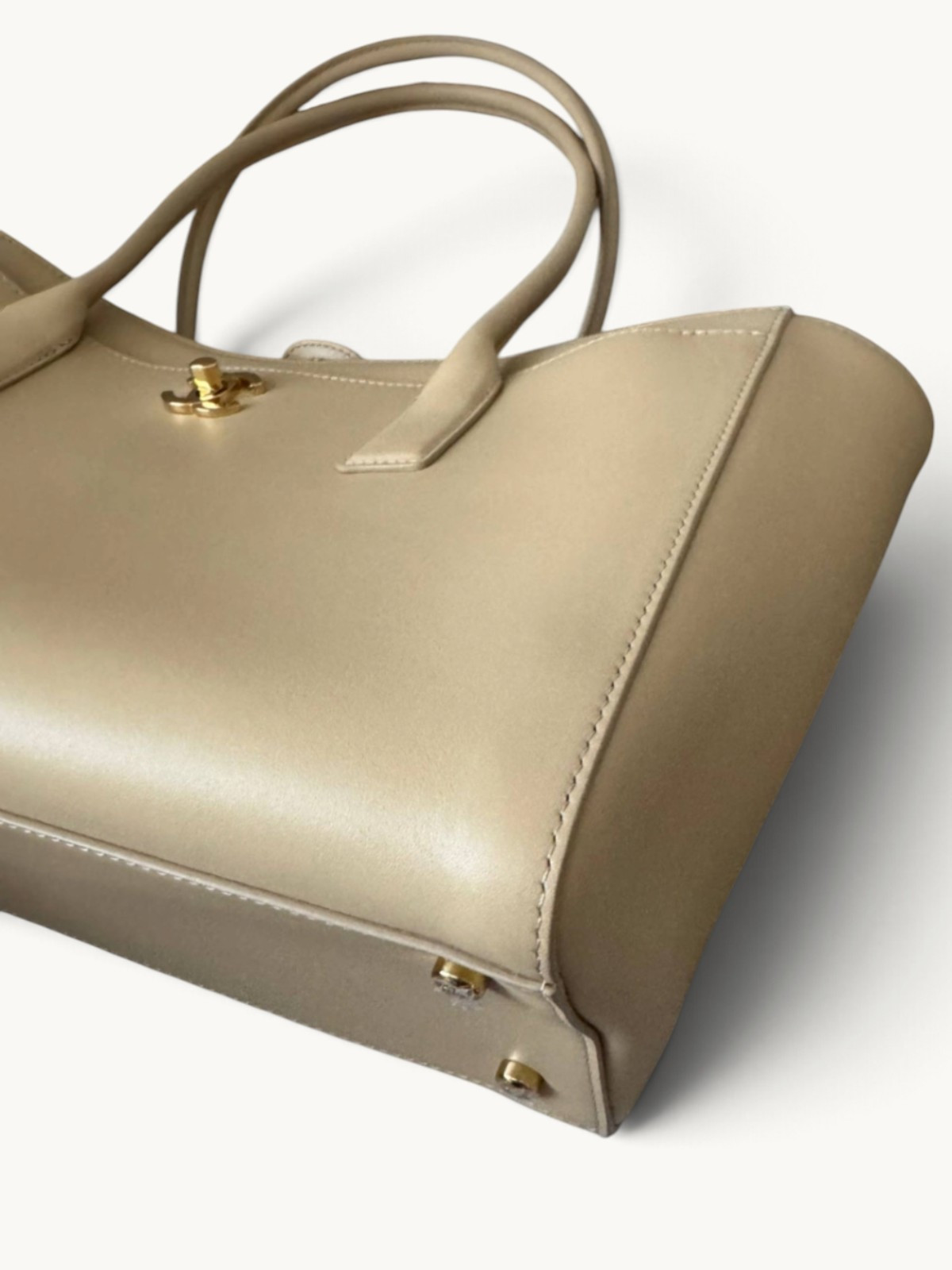 Chanel Cerf  5
