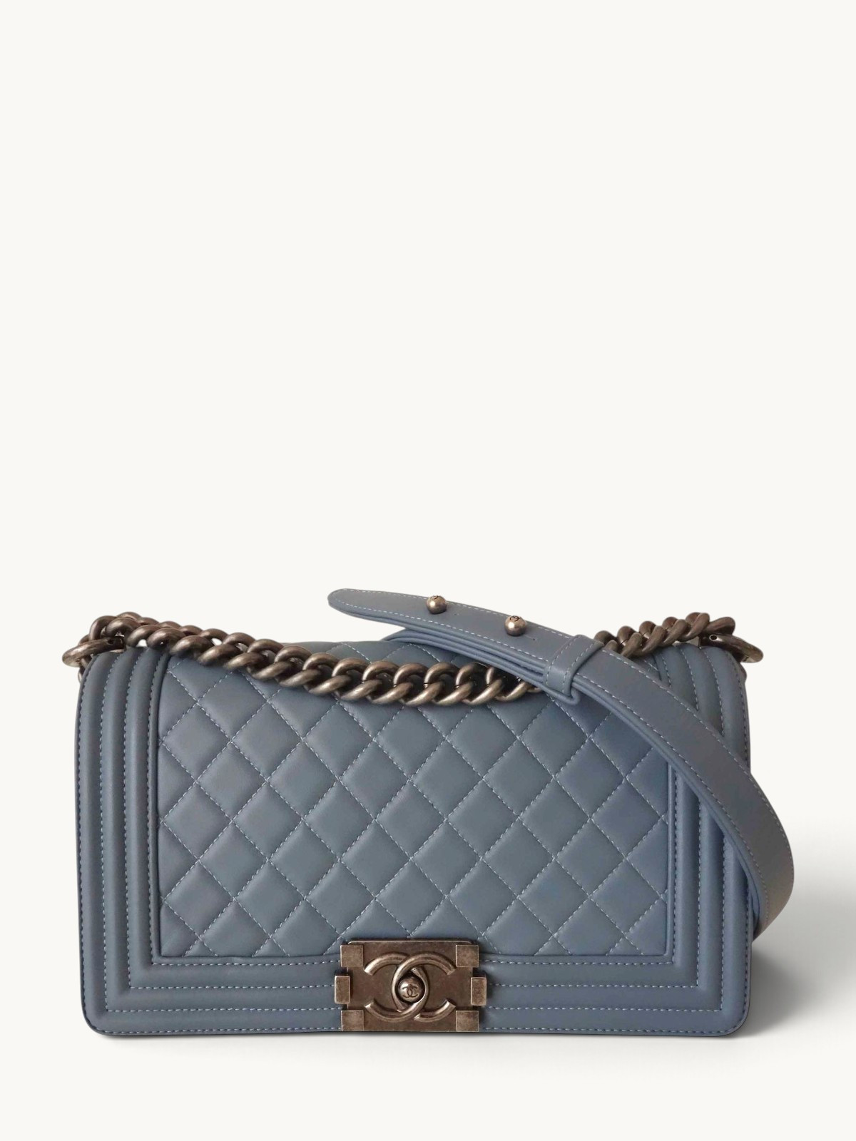 Chanel Boy 
