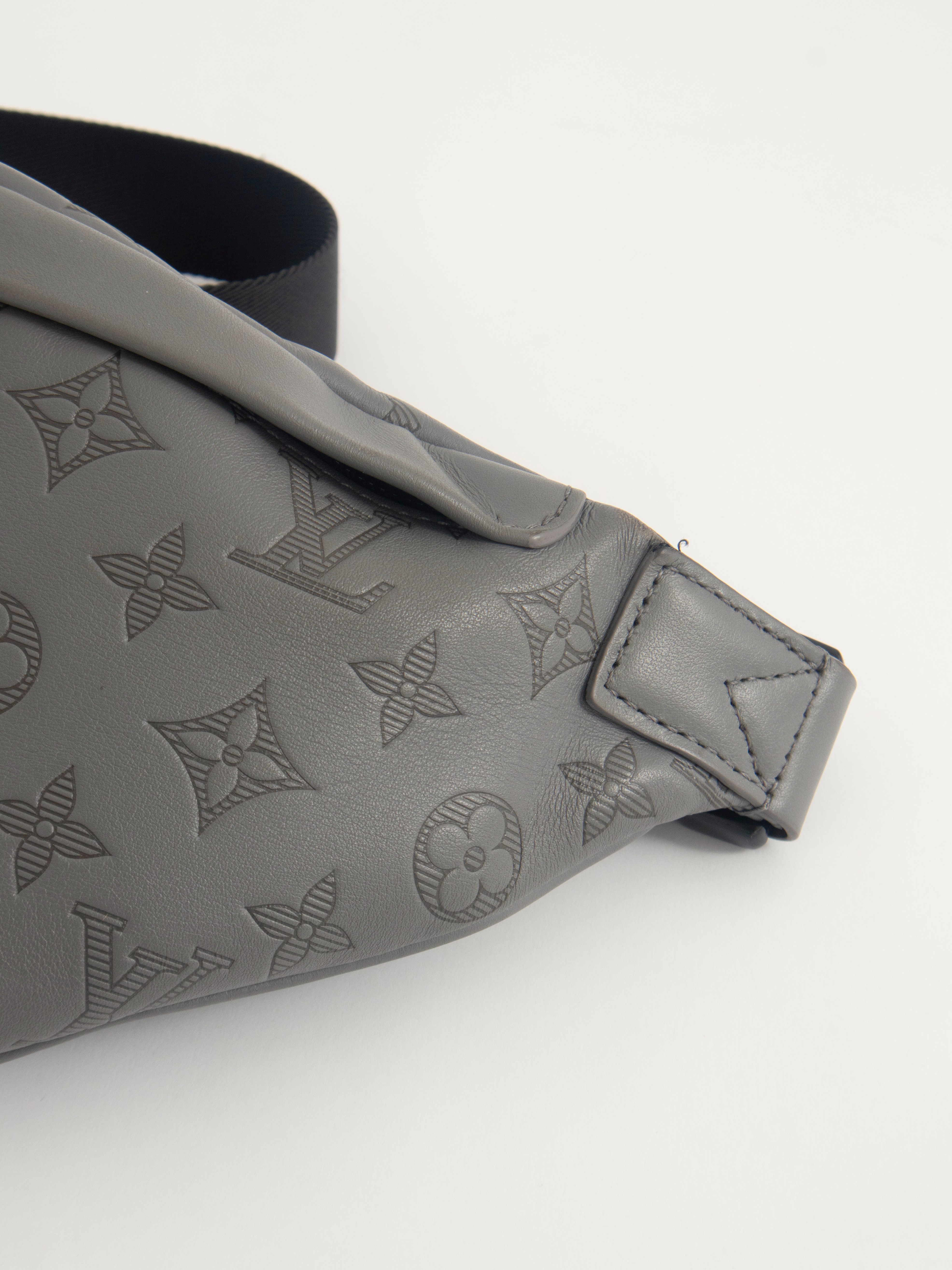 Louis Vuitton Discovery Bumbag  4