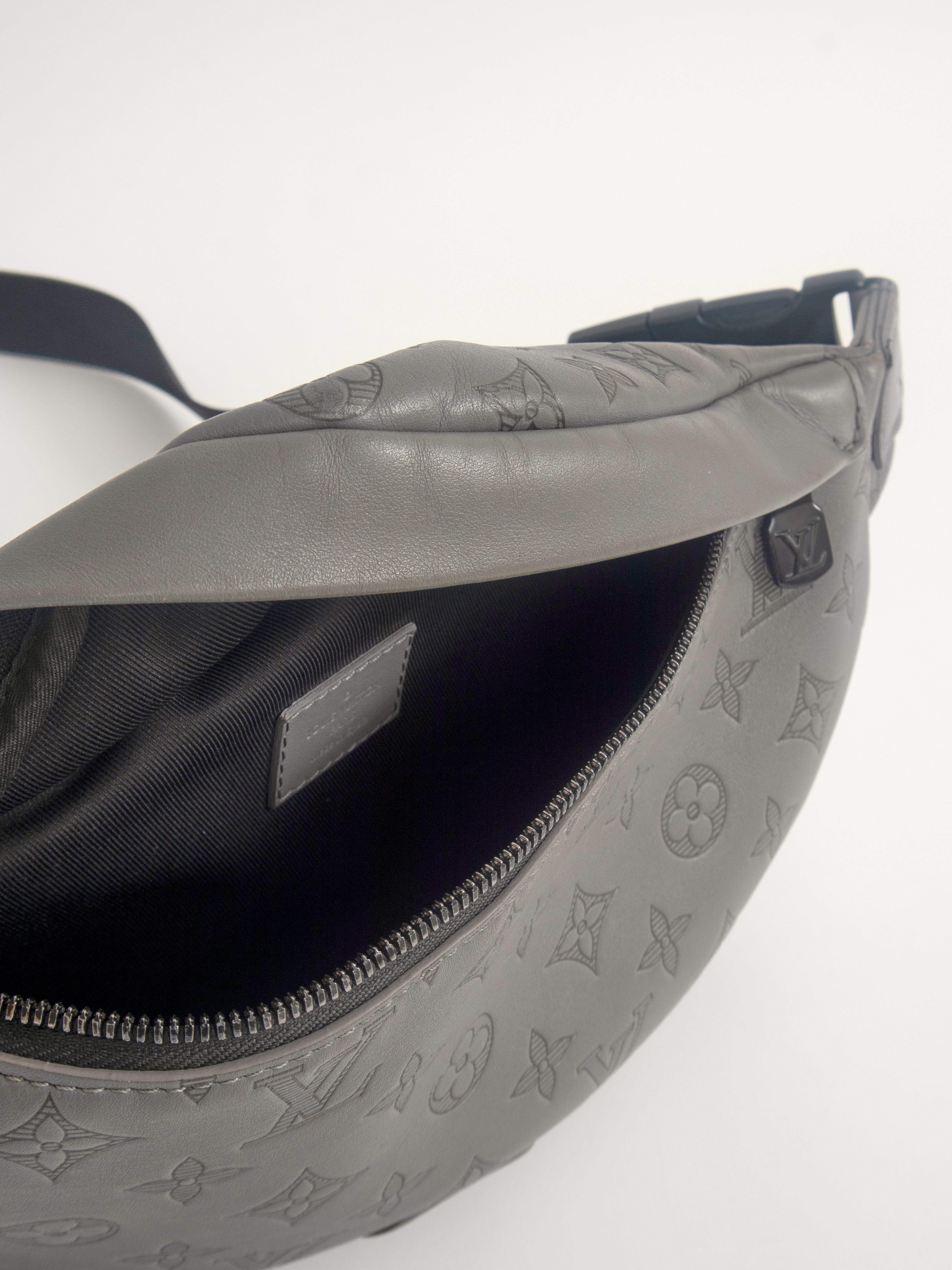 Louis Vuitton Discovery Bumbag  9