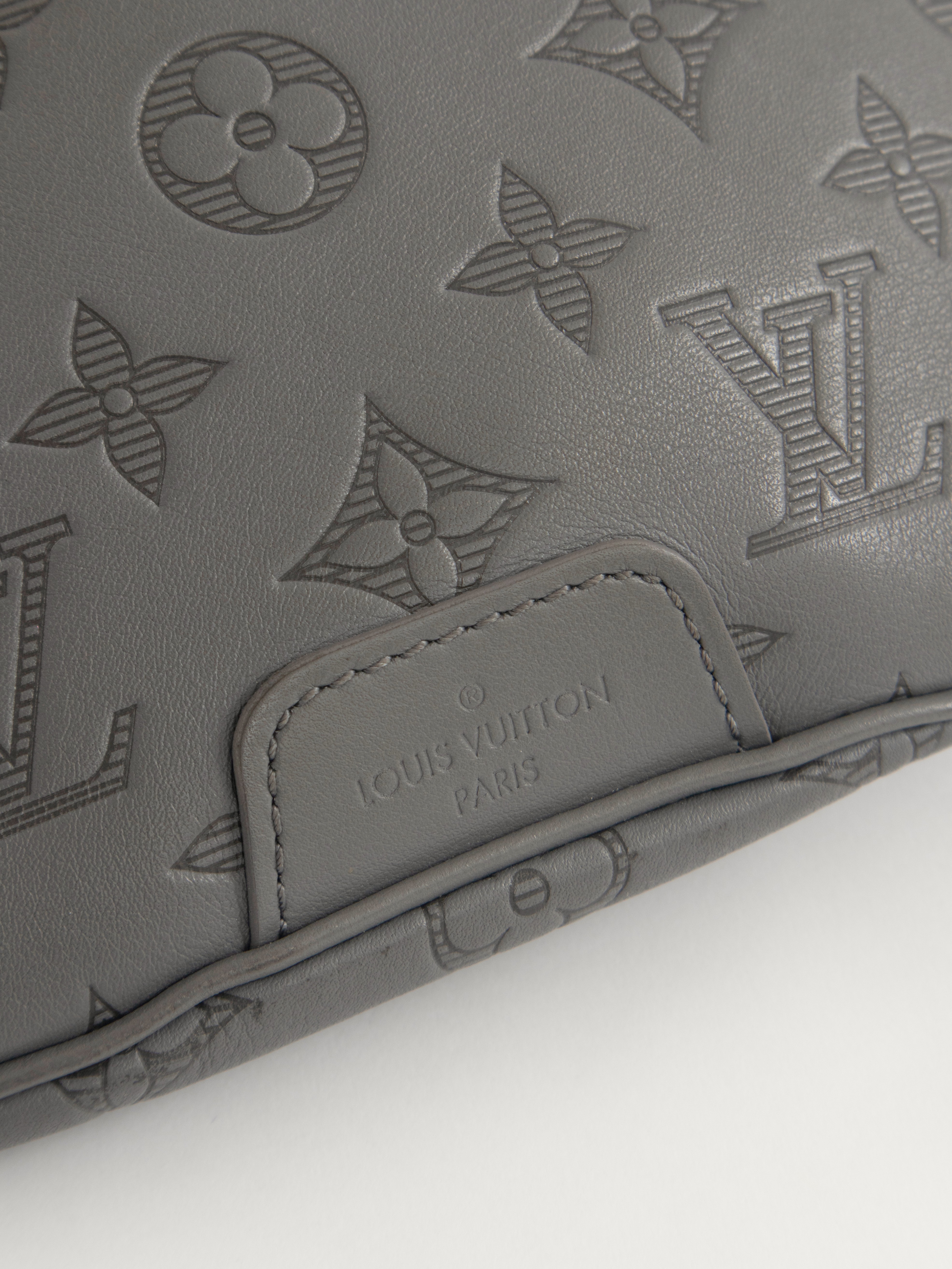 Louis Vuitton Discovery Bumbag  7