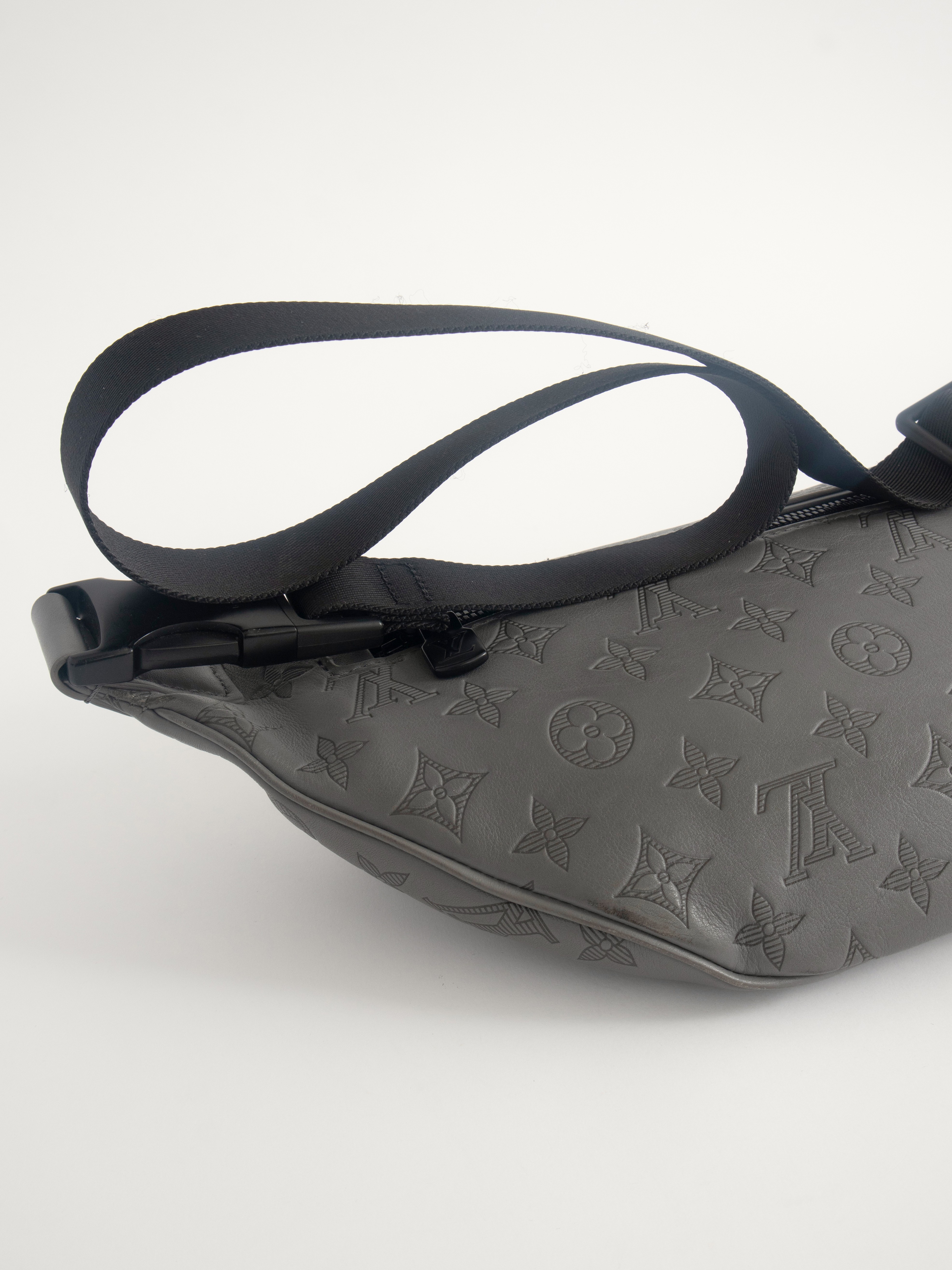 Louis Vuitton Discovery Bumbag  5