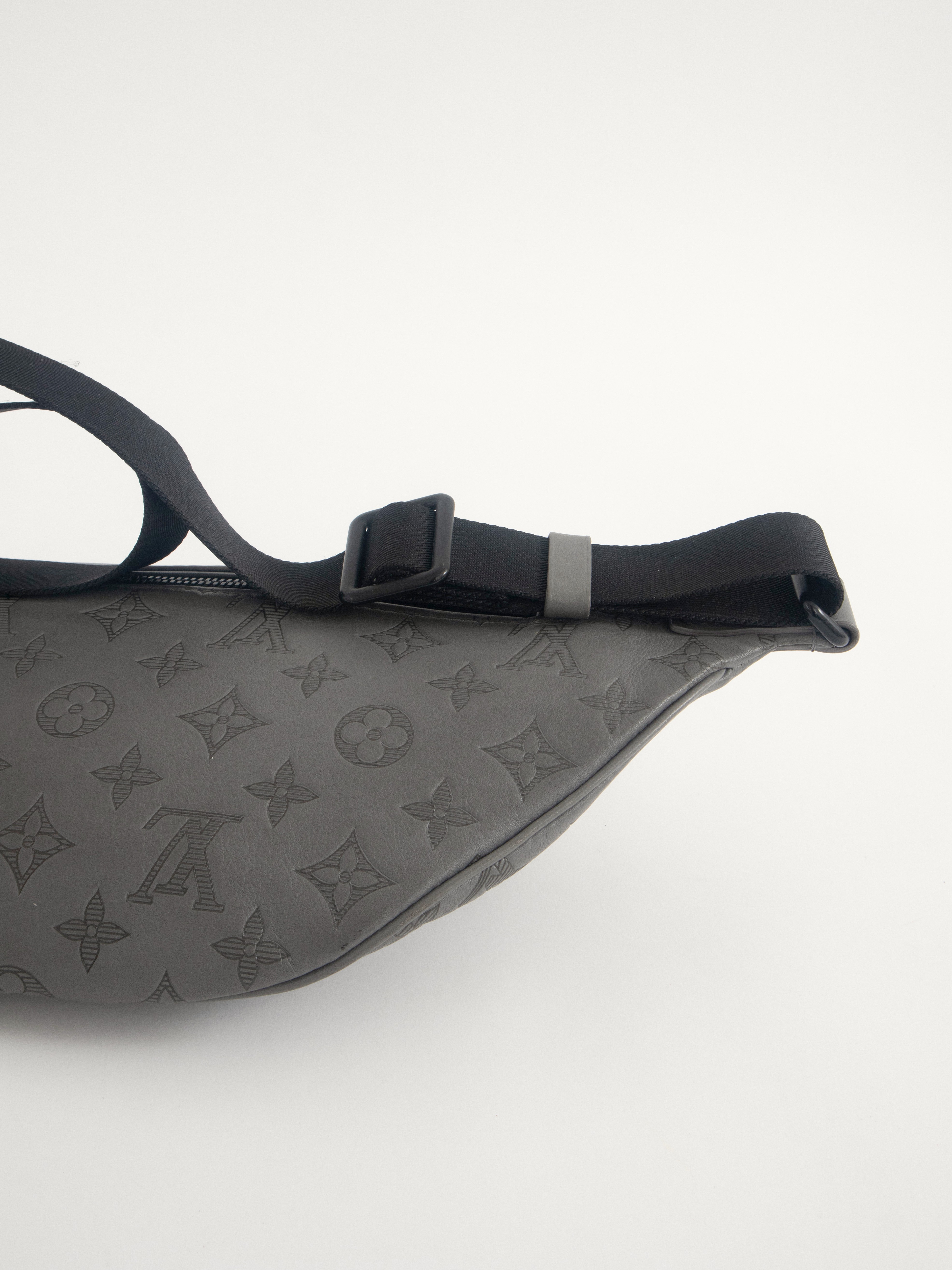 Louis Vuitton Discovery Bumbag  6