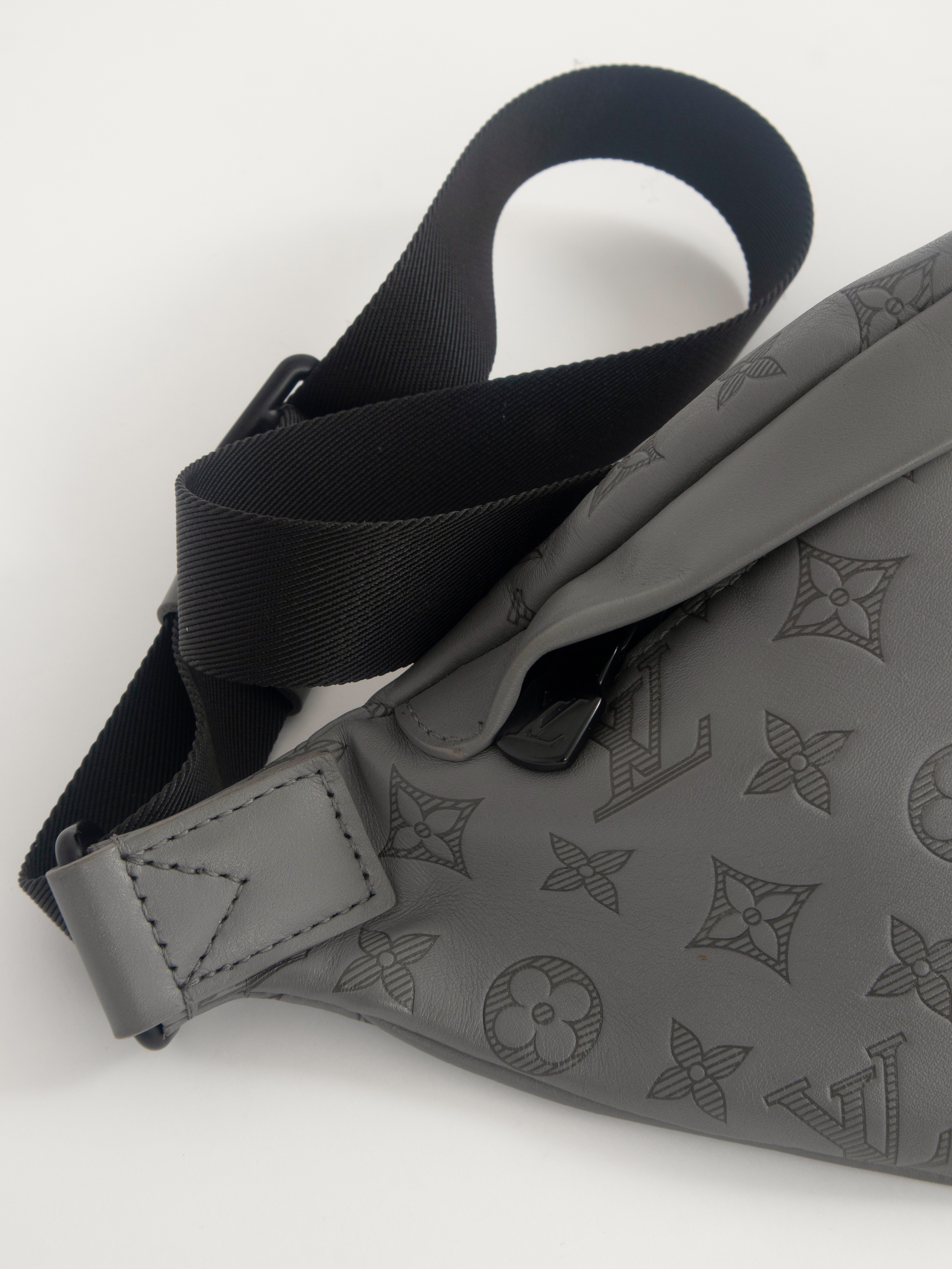 Louis Vuitton Discovery Bumbag  8
