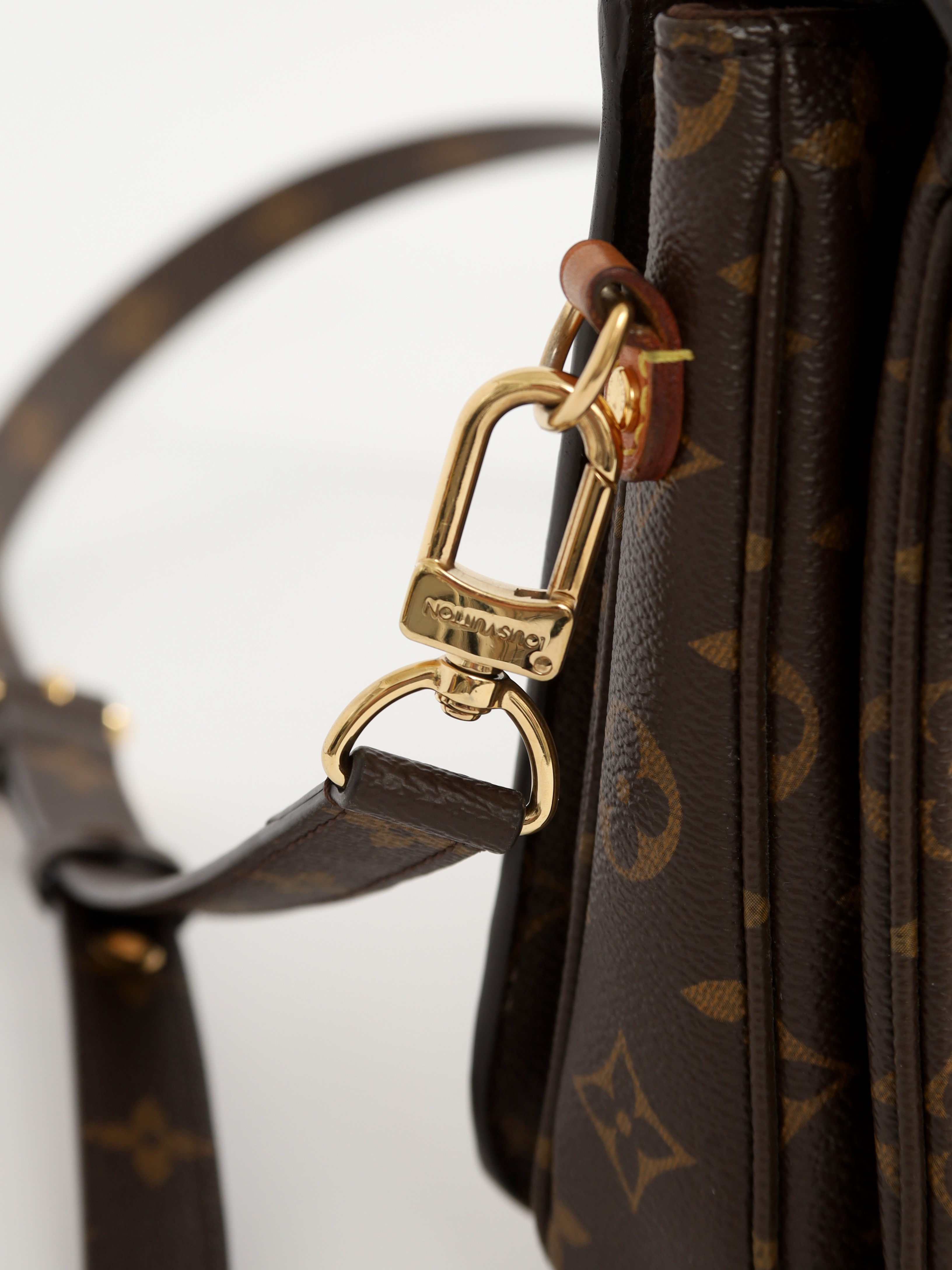 Louis Vuitton Pochette Metis 6