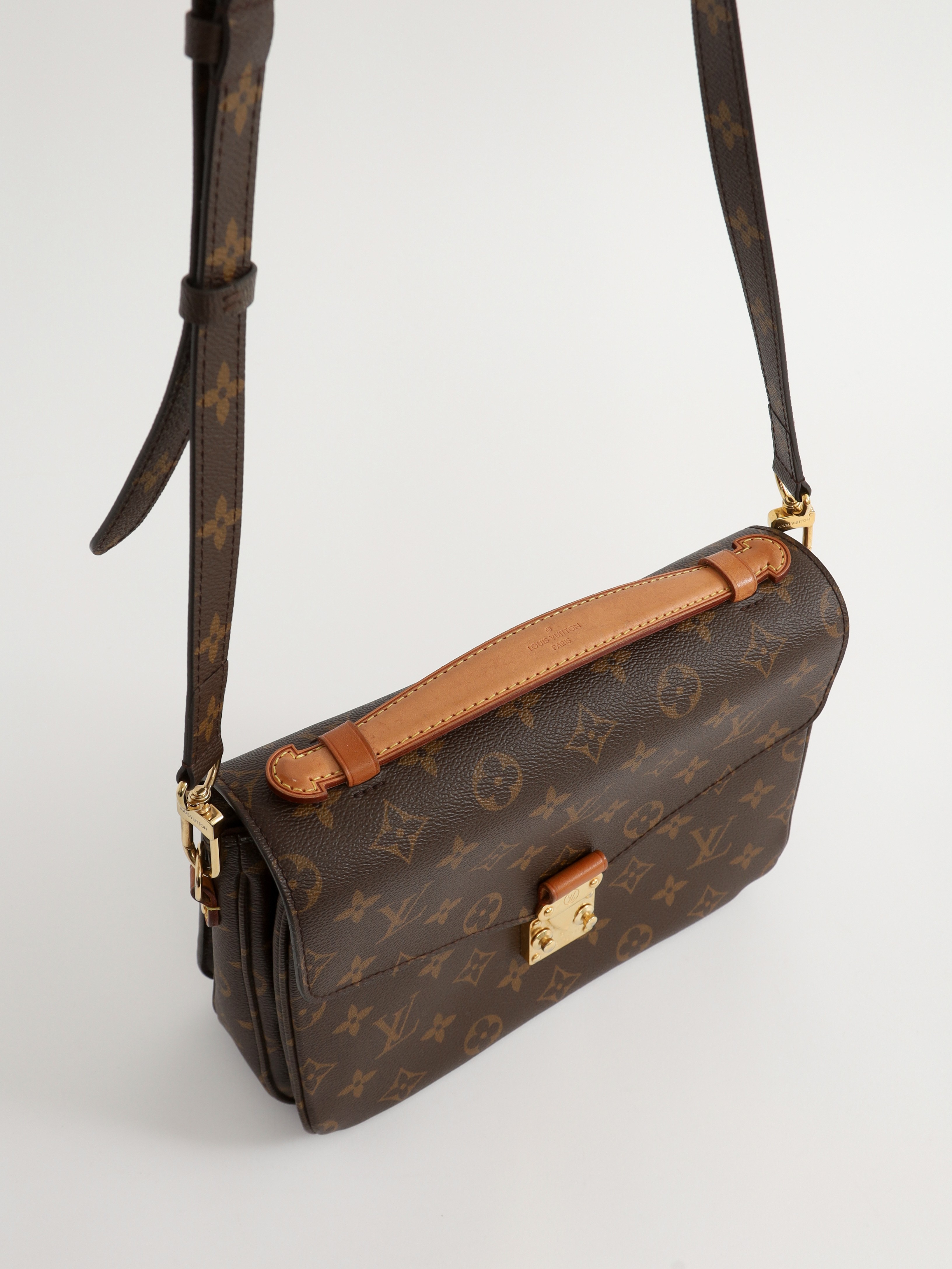 Louis Vuitton Pochette Metis 4