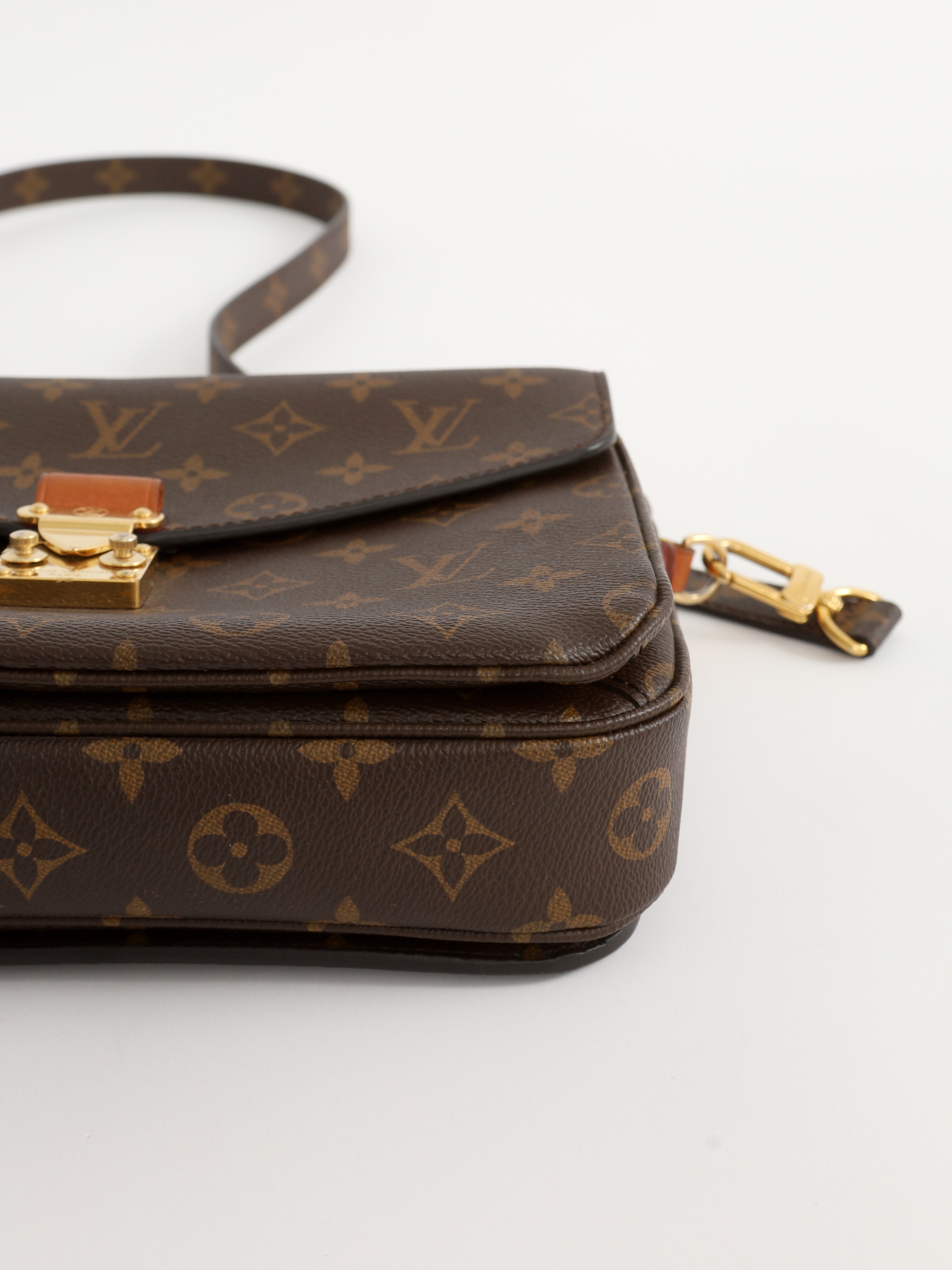 Louis Vuitton Pochette Metis 9