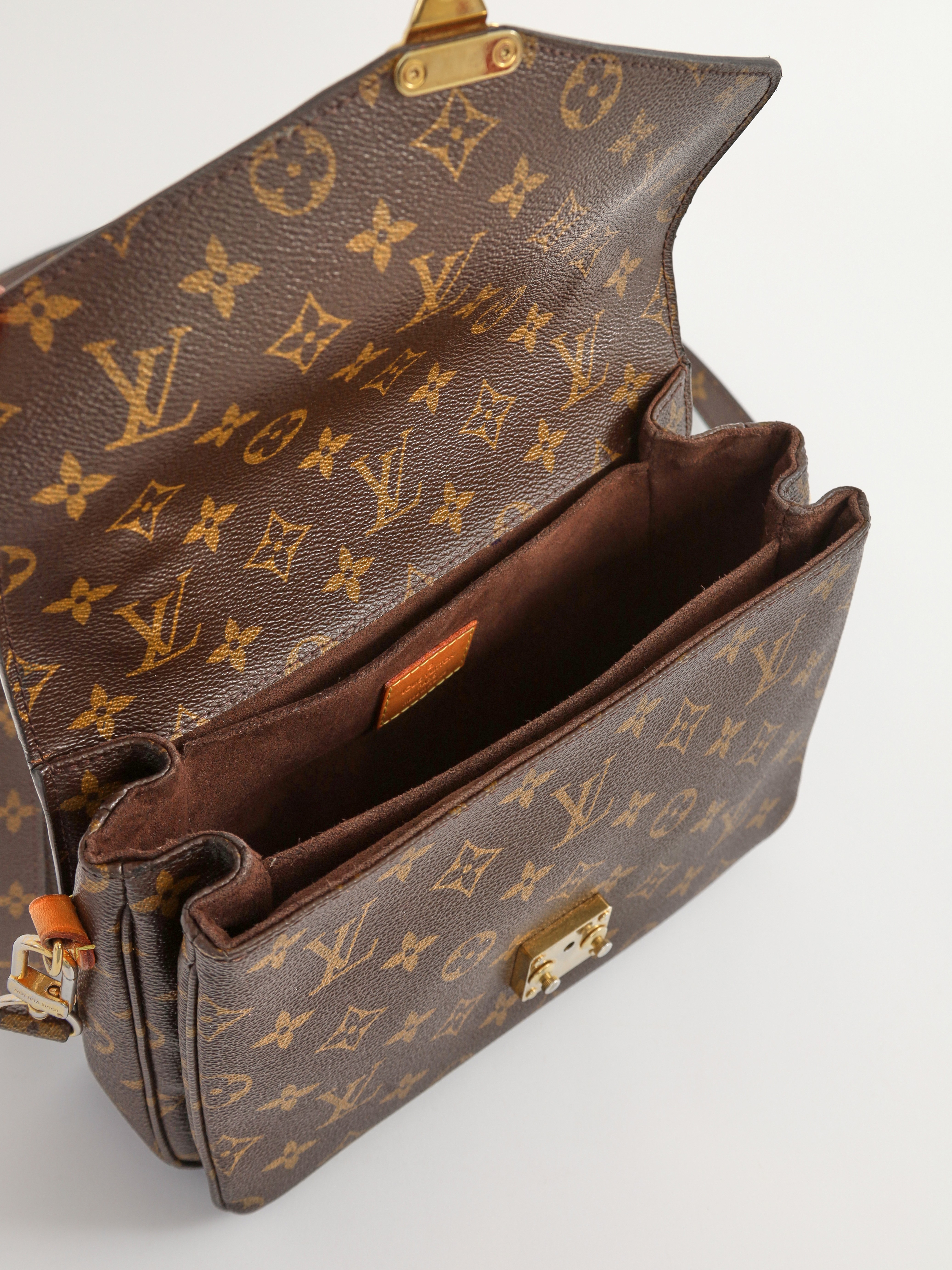 Louis Vuitton Pochette Metis  10