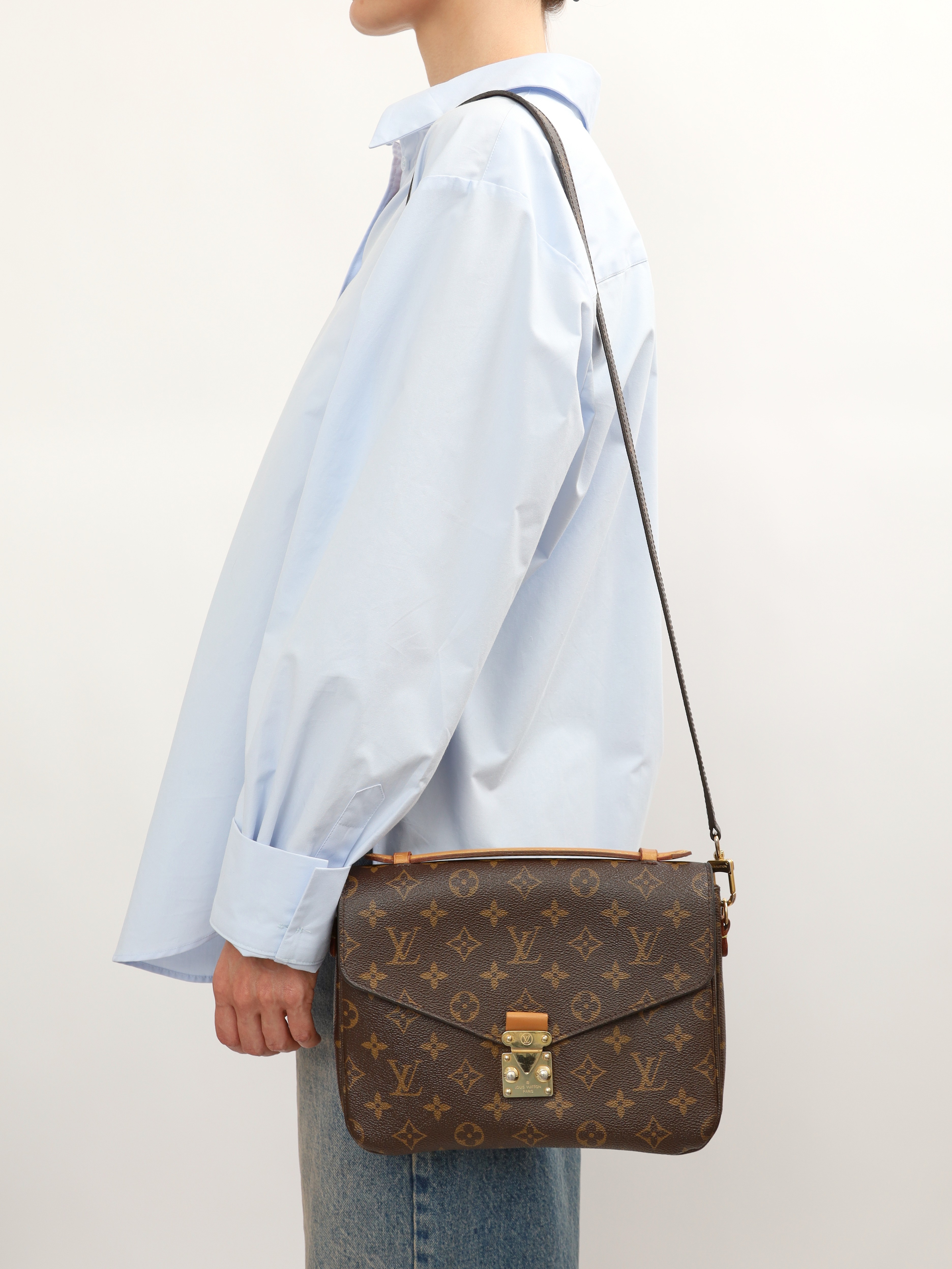 Louis Vuitton Pochette Metis  1