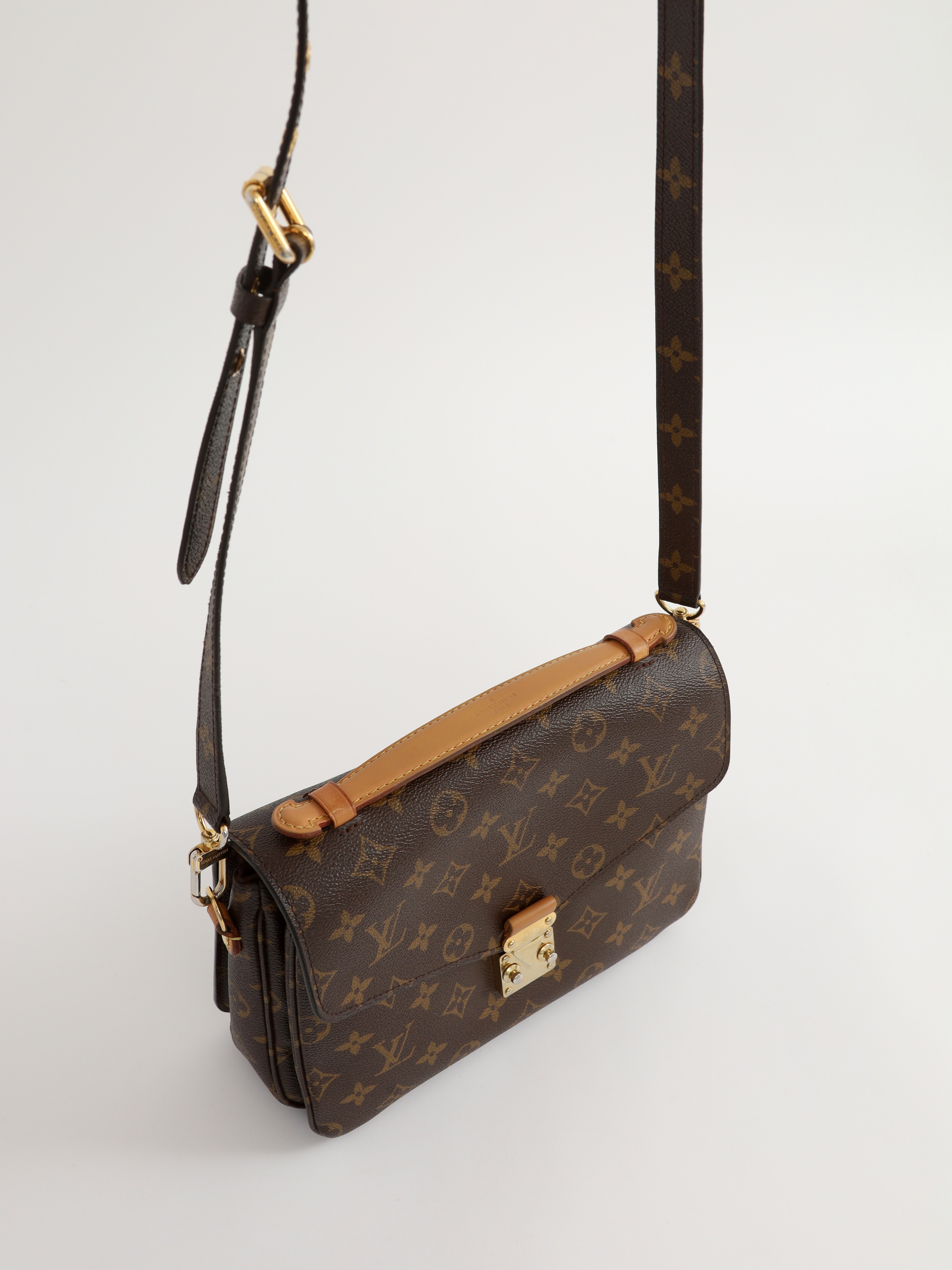 Louis Vuitton Pochette Metis  5