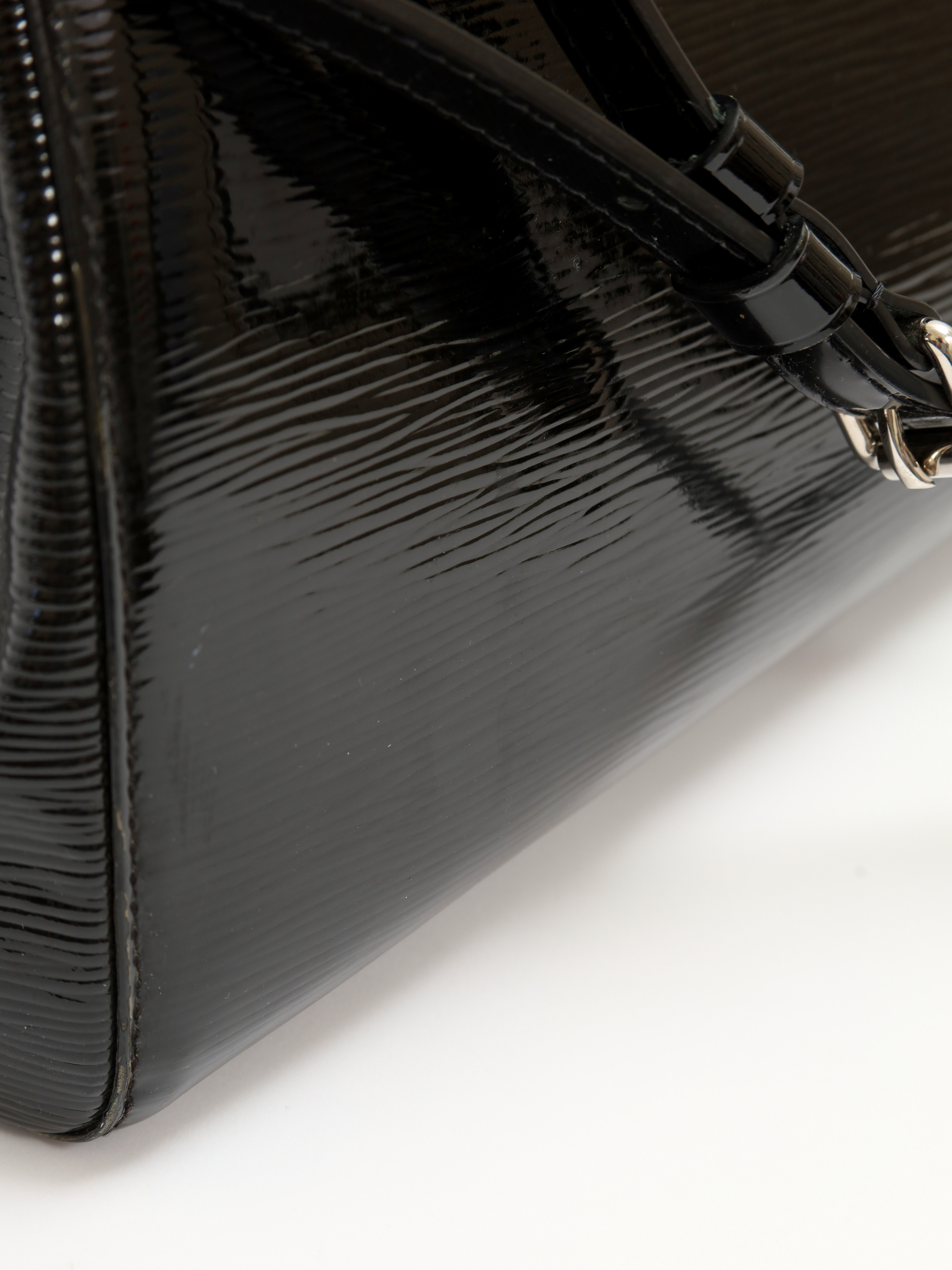 Louis Vuitton Brea 9