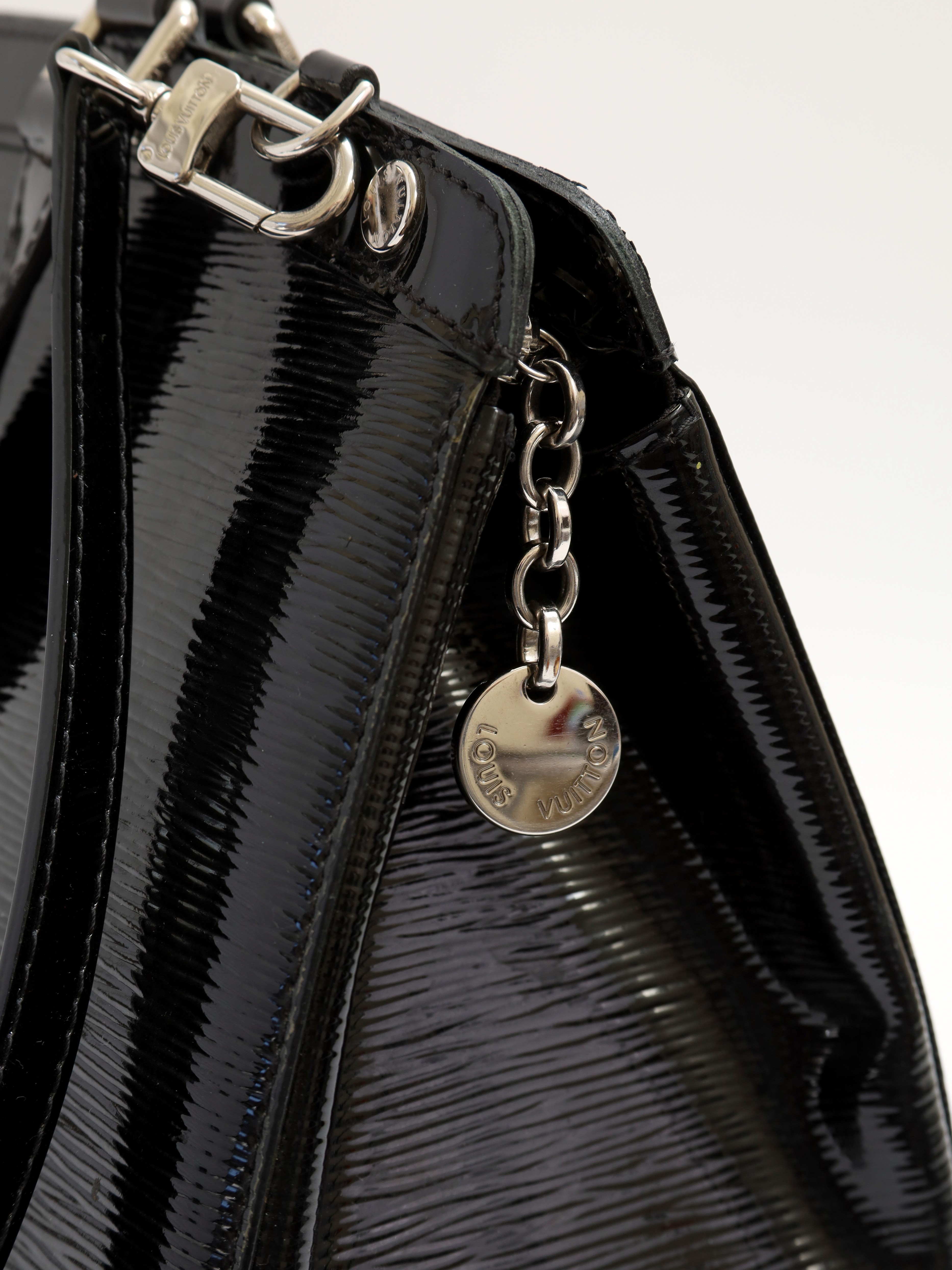 Louis Vuitton Brea 6