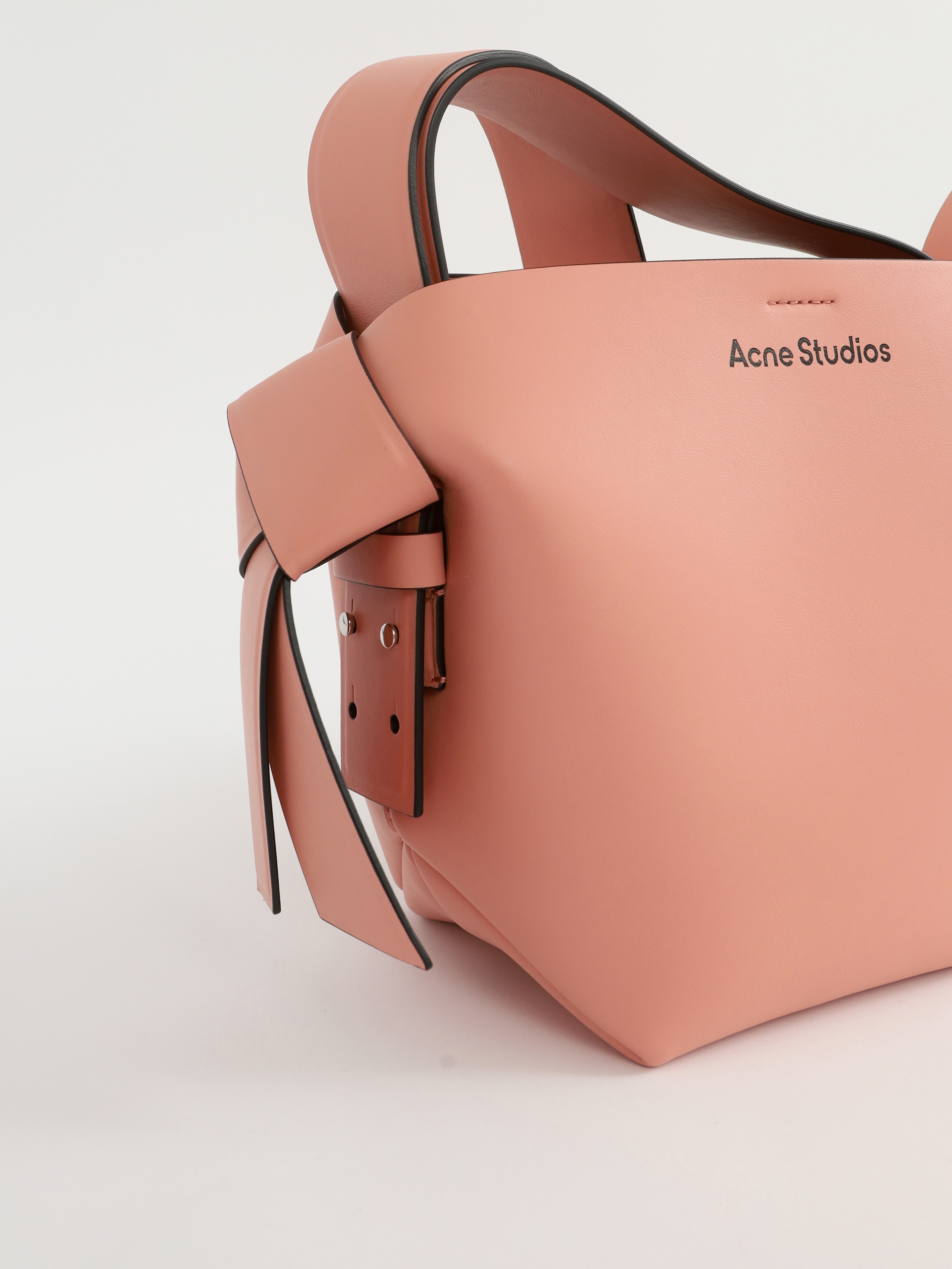Сумки Acne Studios Musubi изображение #7