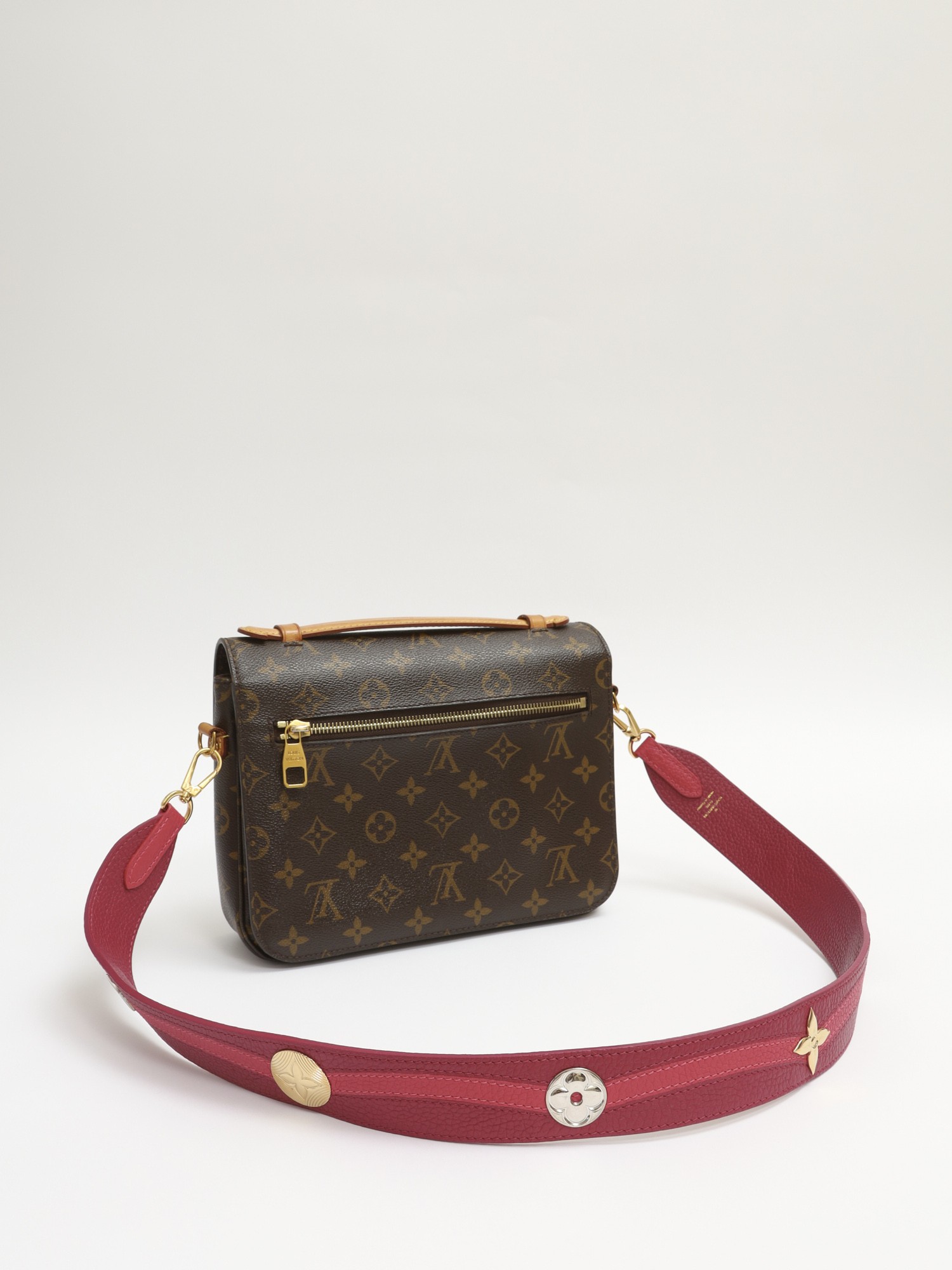 Louis Vuitton   2