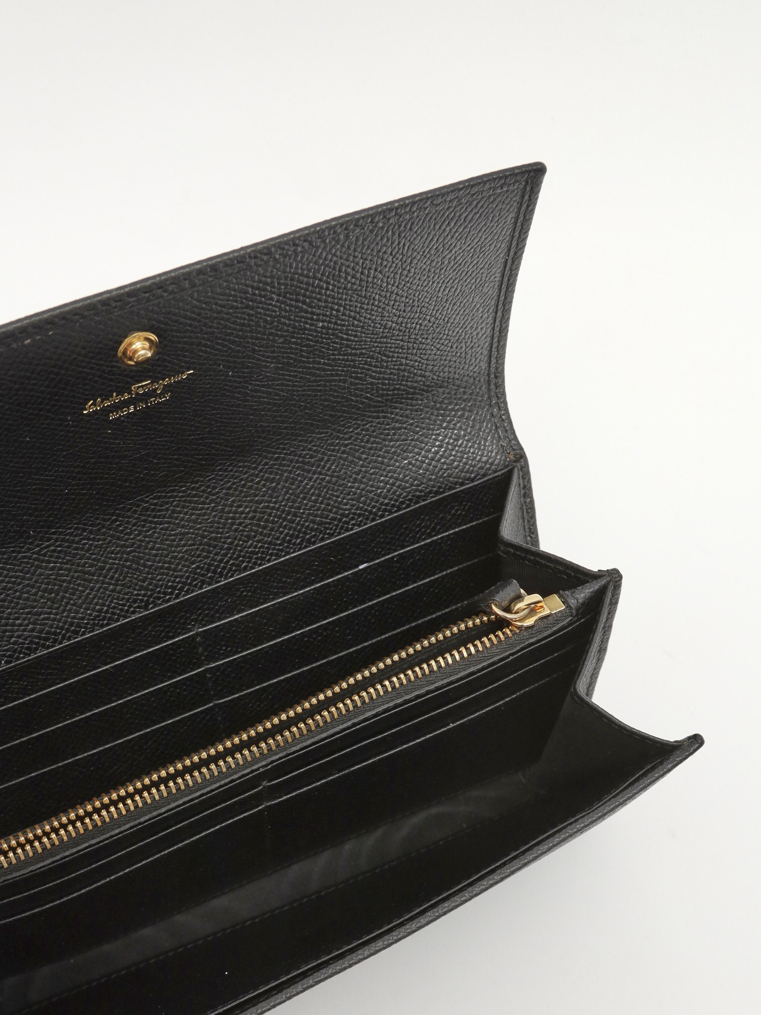 Salvatore Ferragamo Wallet  6