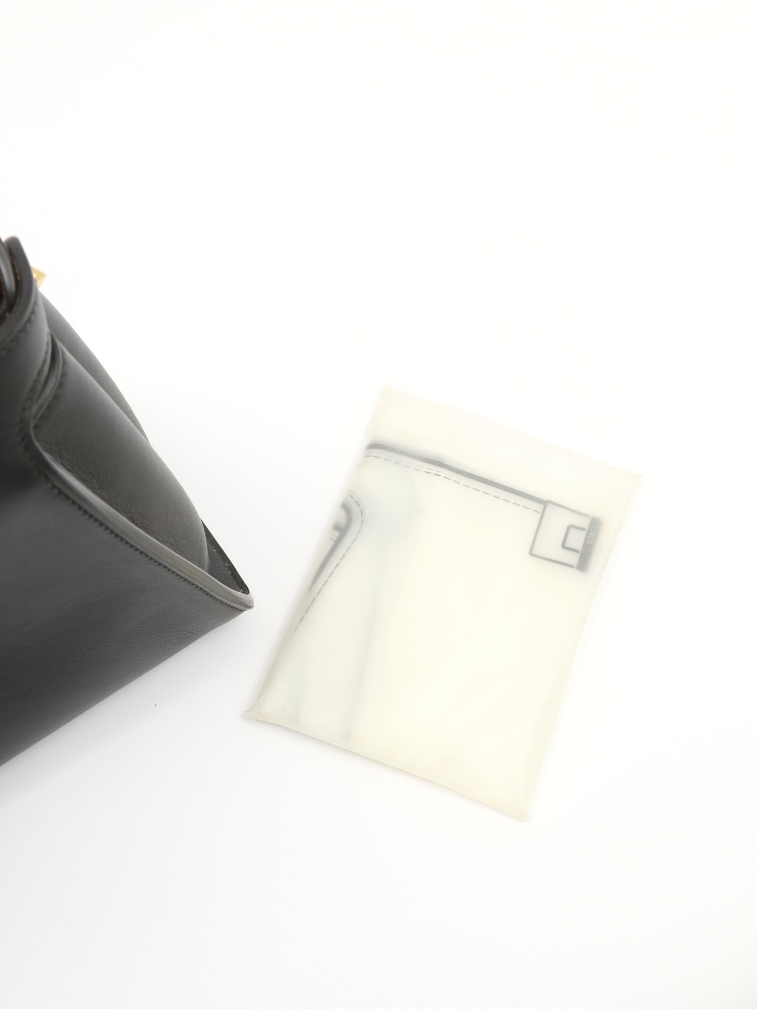 Сумки Fendi Peekaboo изображение #14