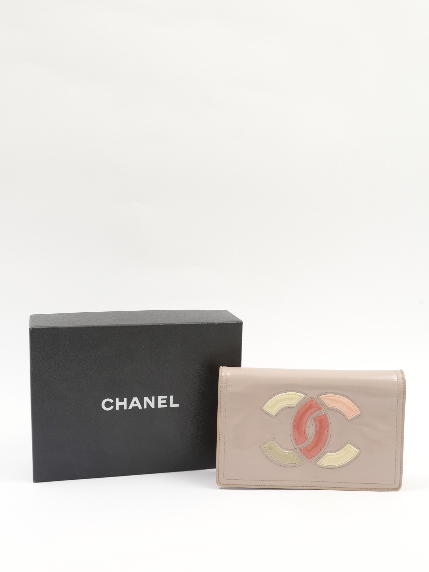 Chanel WOC 9