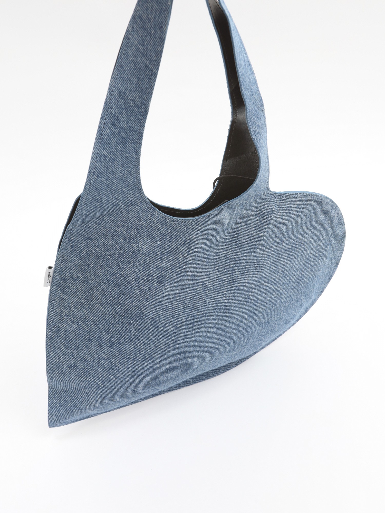 Coperni Heart 4