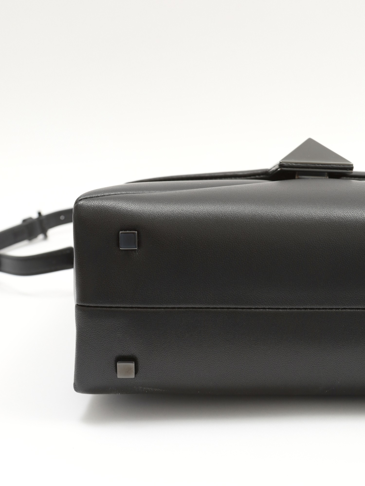 Valentino Leather Bag  8