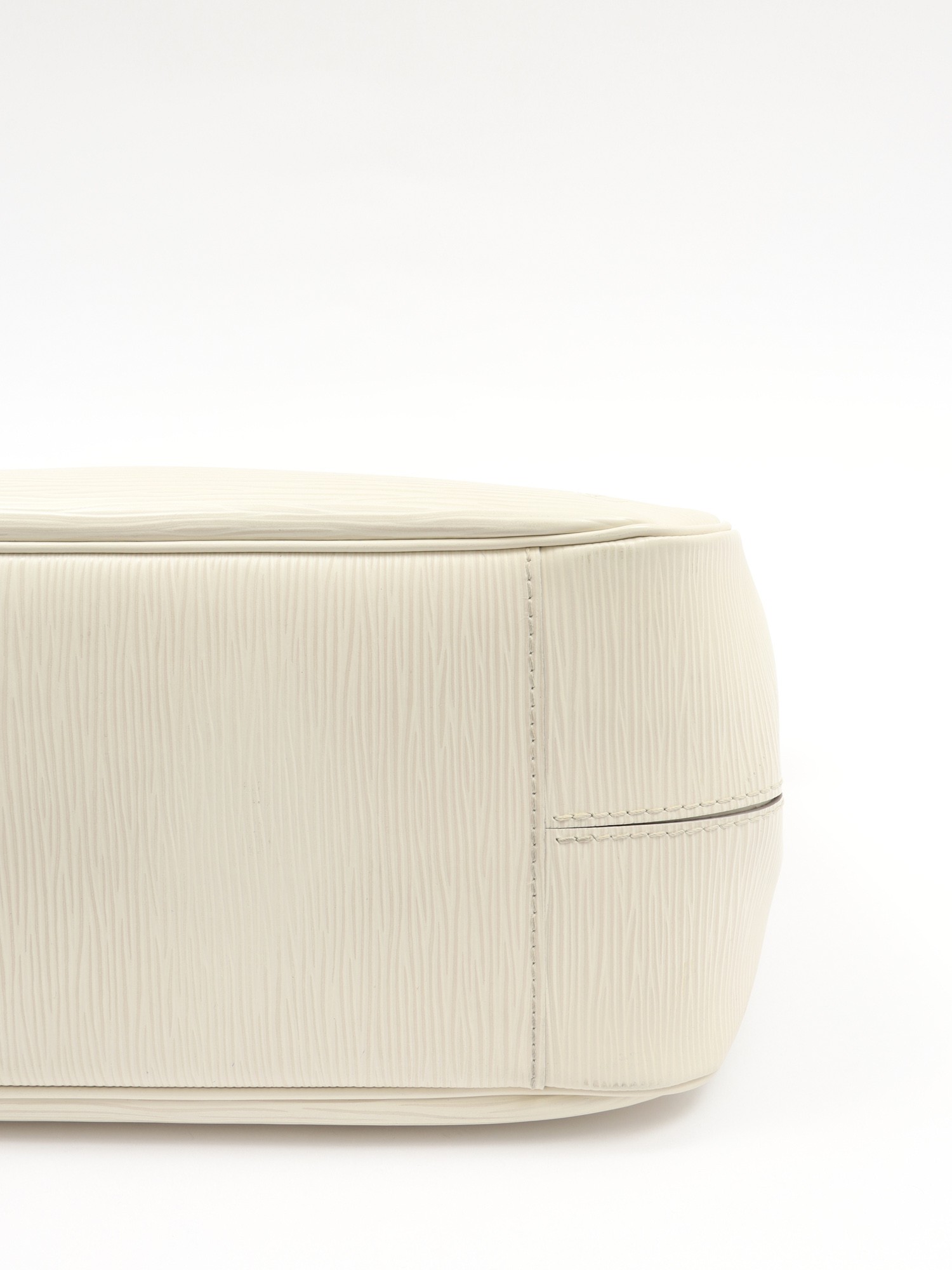 Louis Vuitton Passy 14