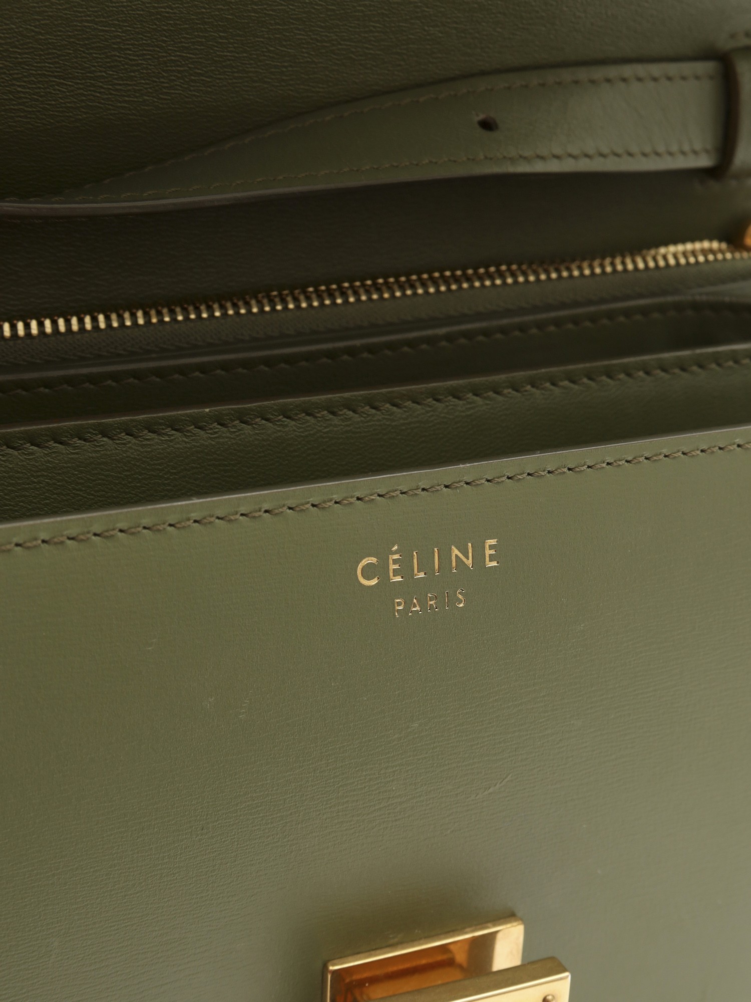Celine Classic  9
