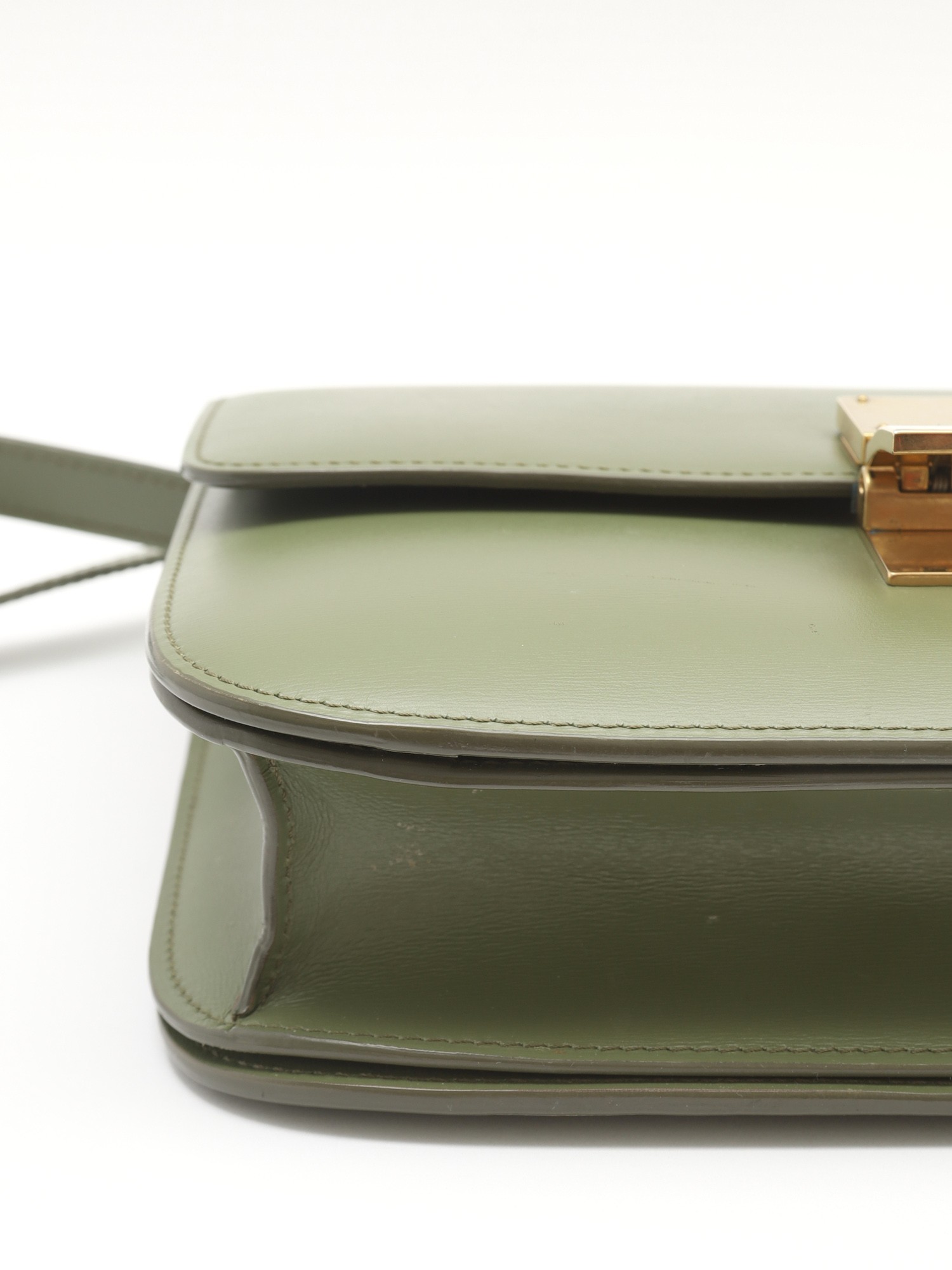 Celine Classic  12