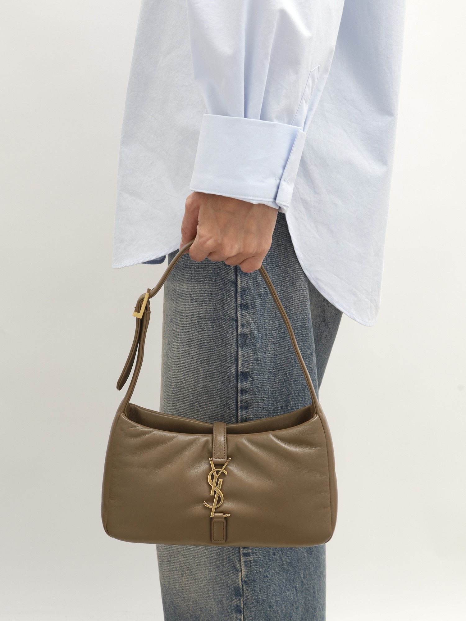 Saint Laurent Le 5 a 7  1