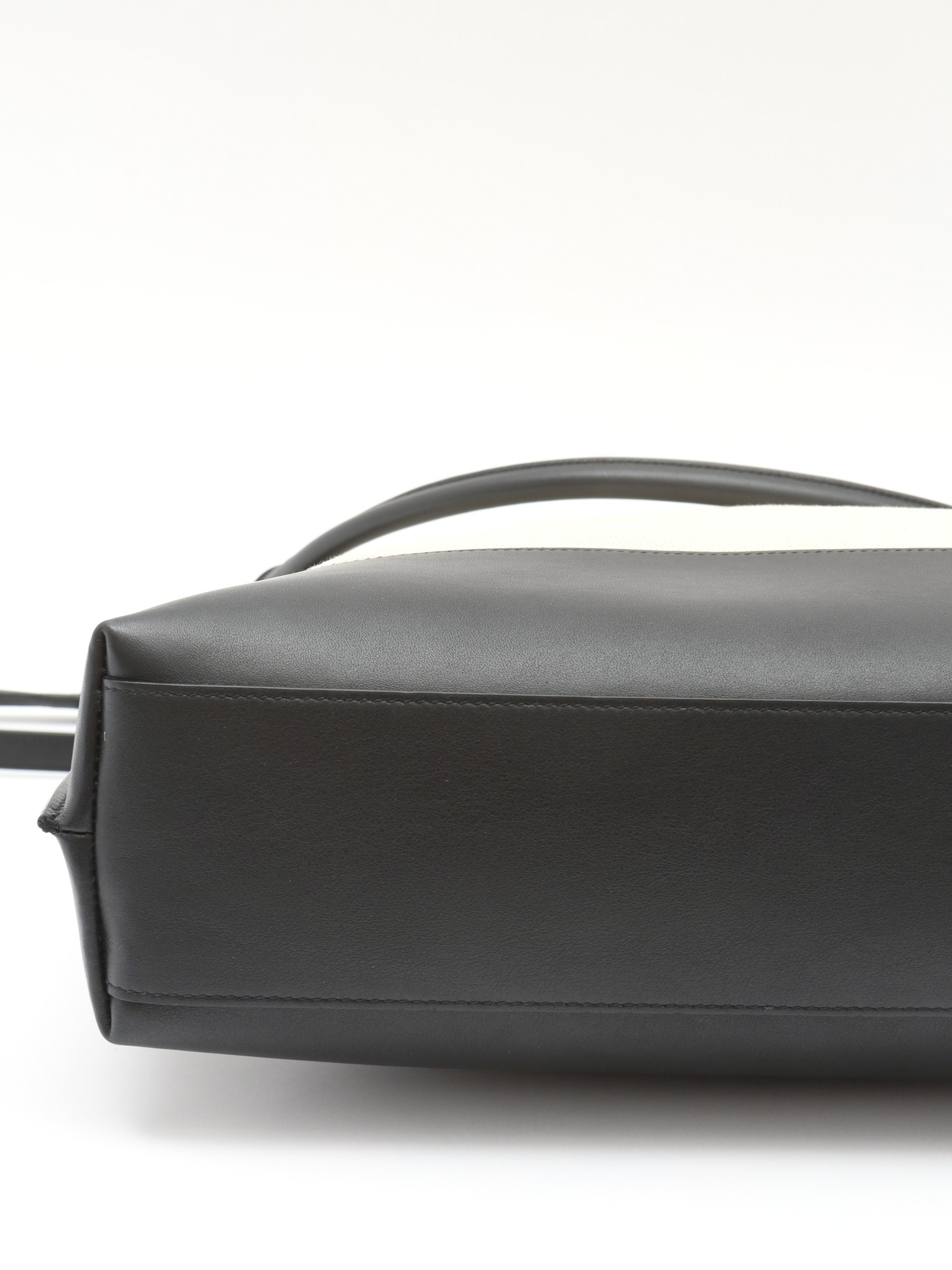 Saint Laurent Tag  8