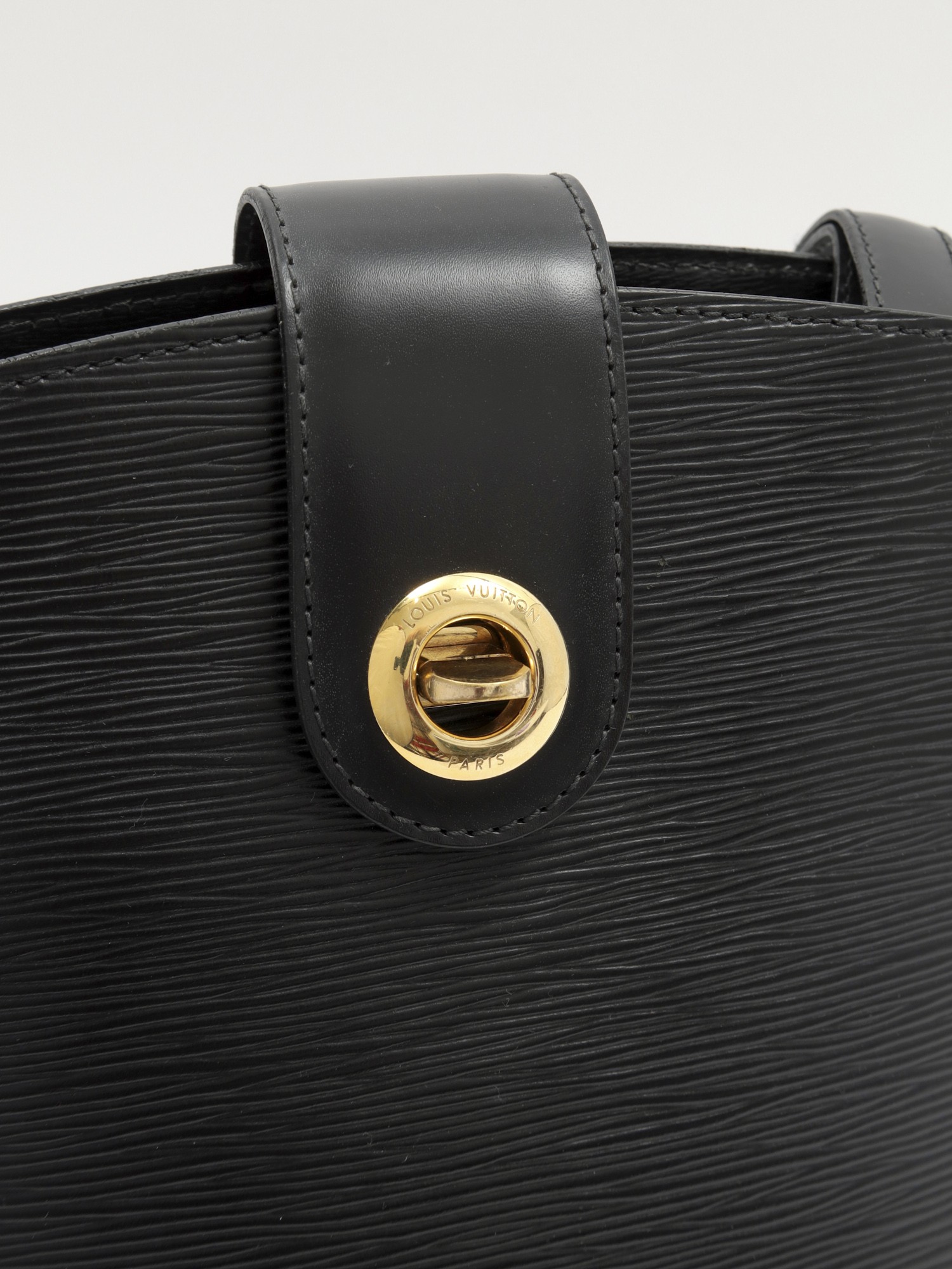 Louis Vuitton Cluny 5