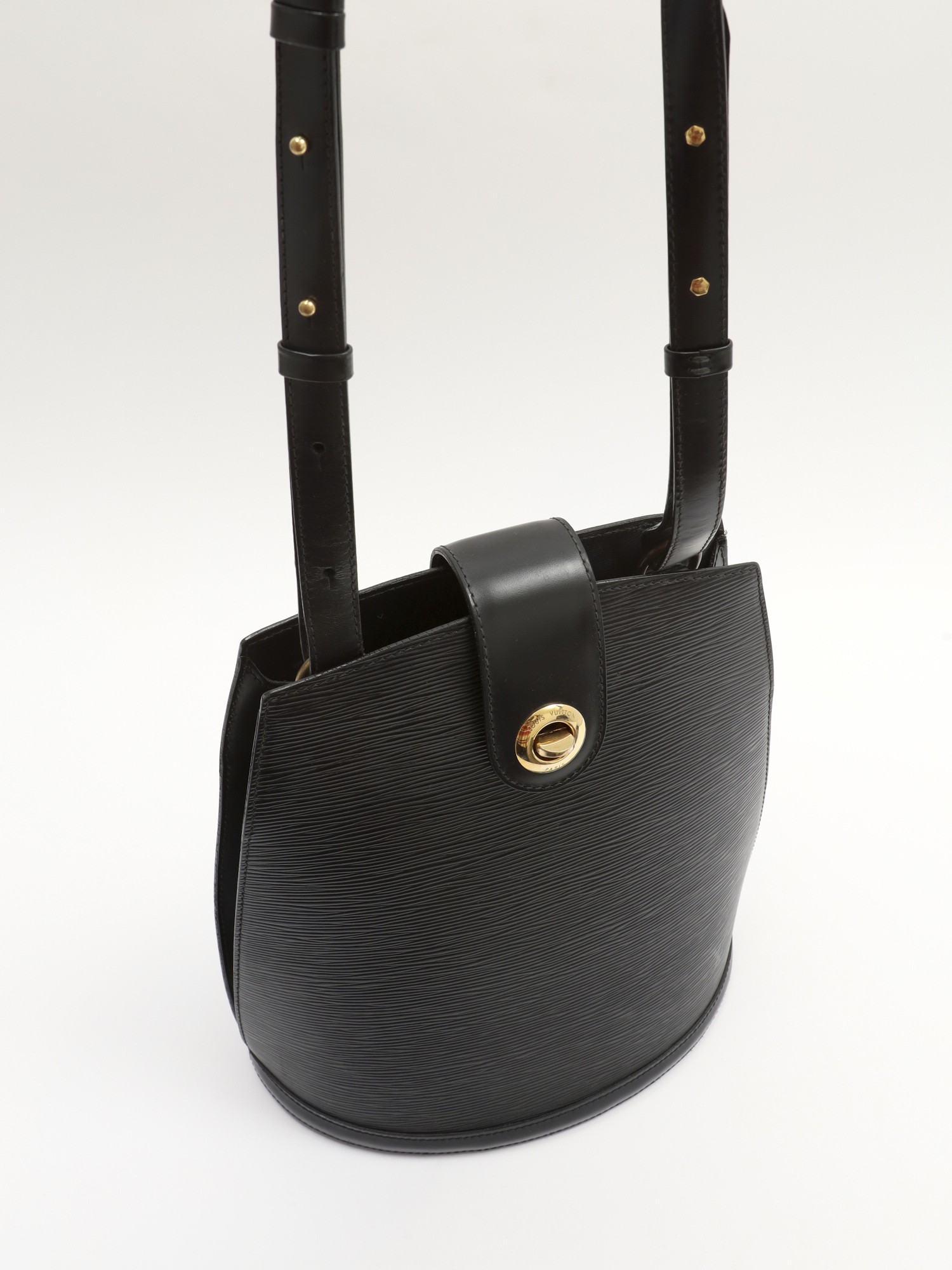 Louis Vuitton Cluny 4