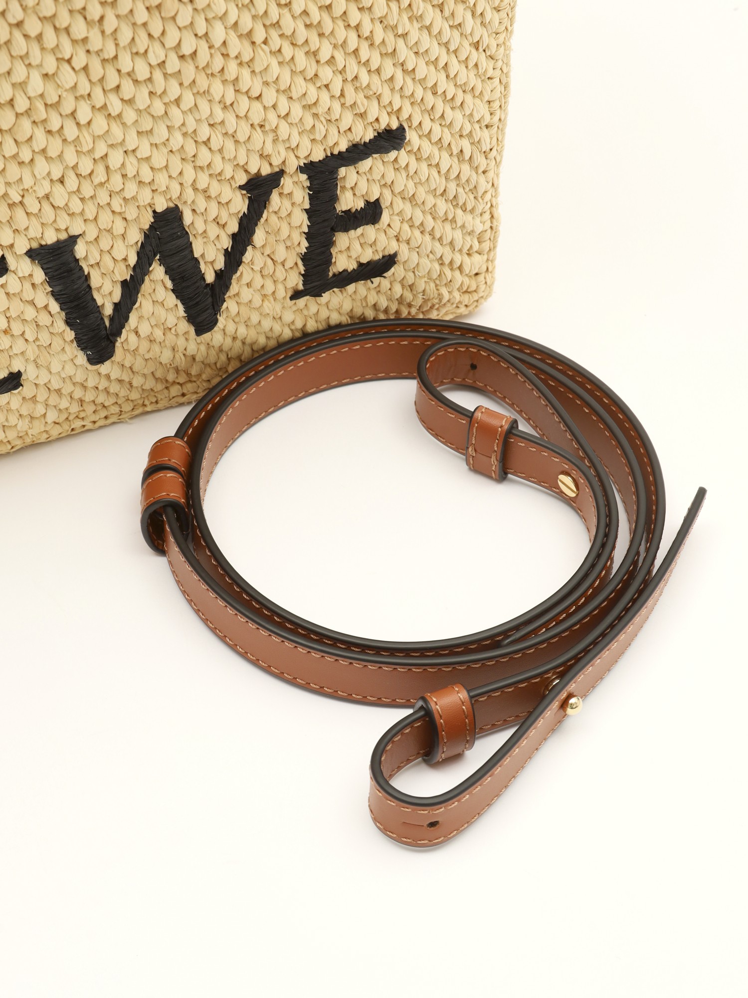 Loewe Font  4