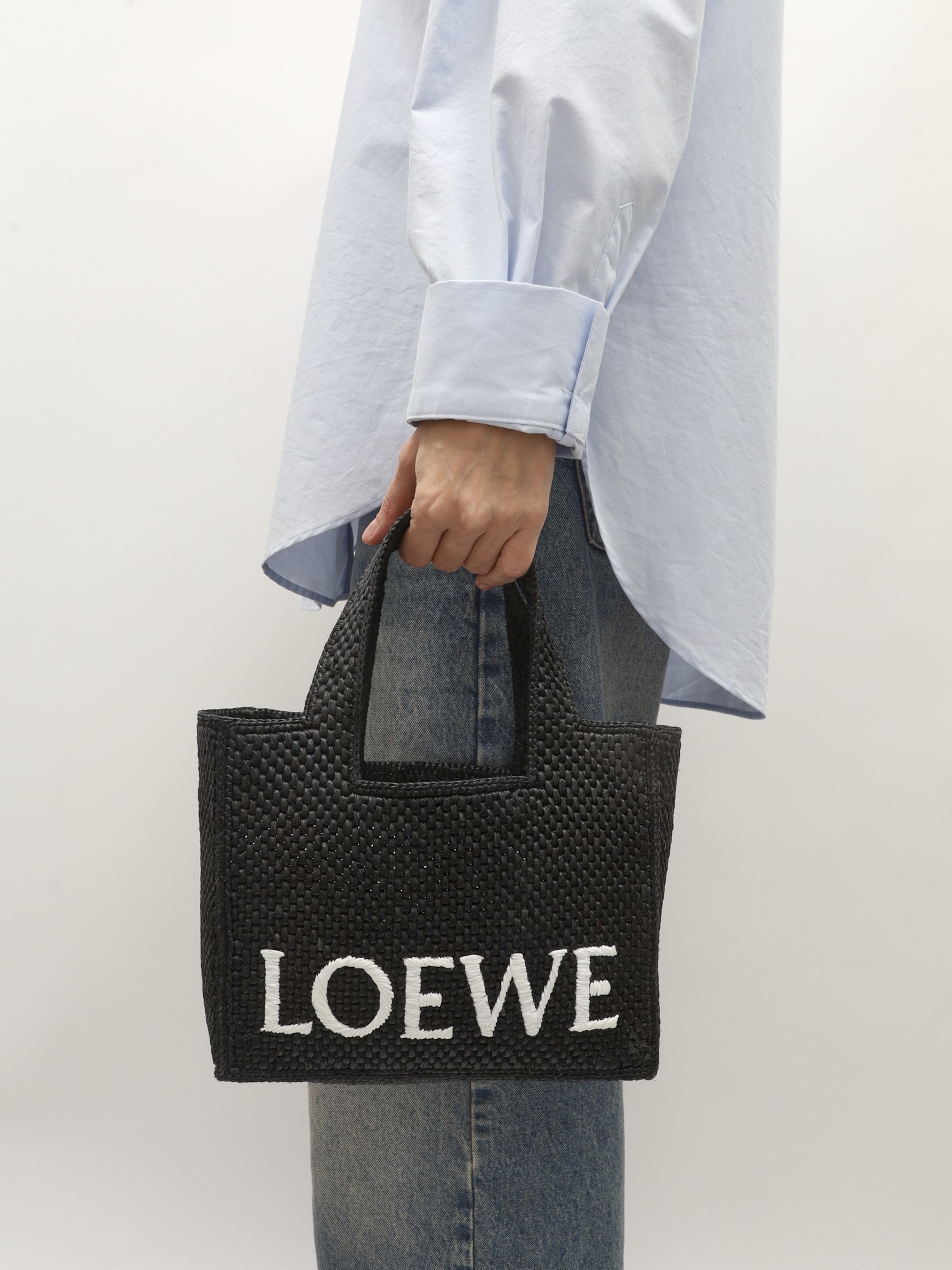 Loewe Font 1