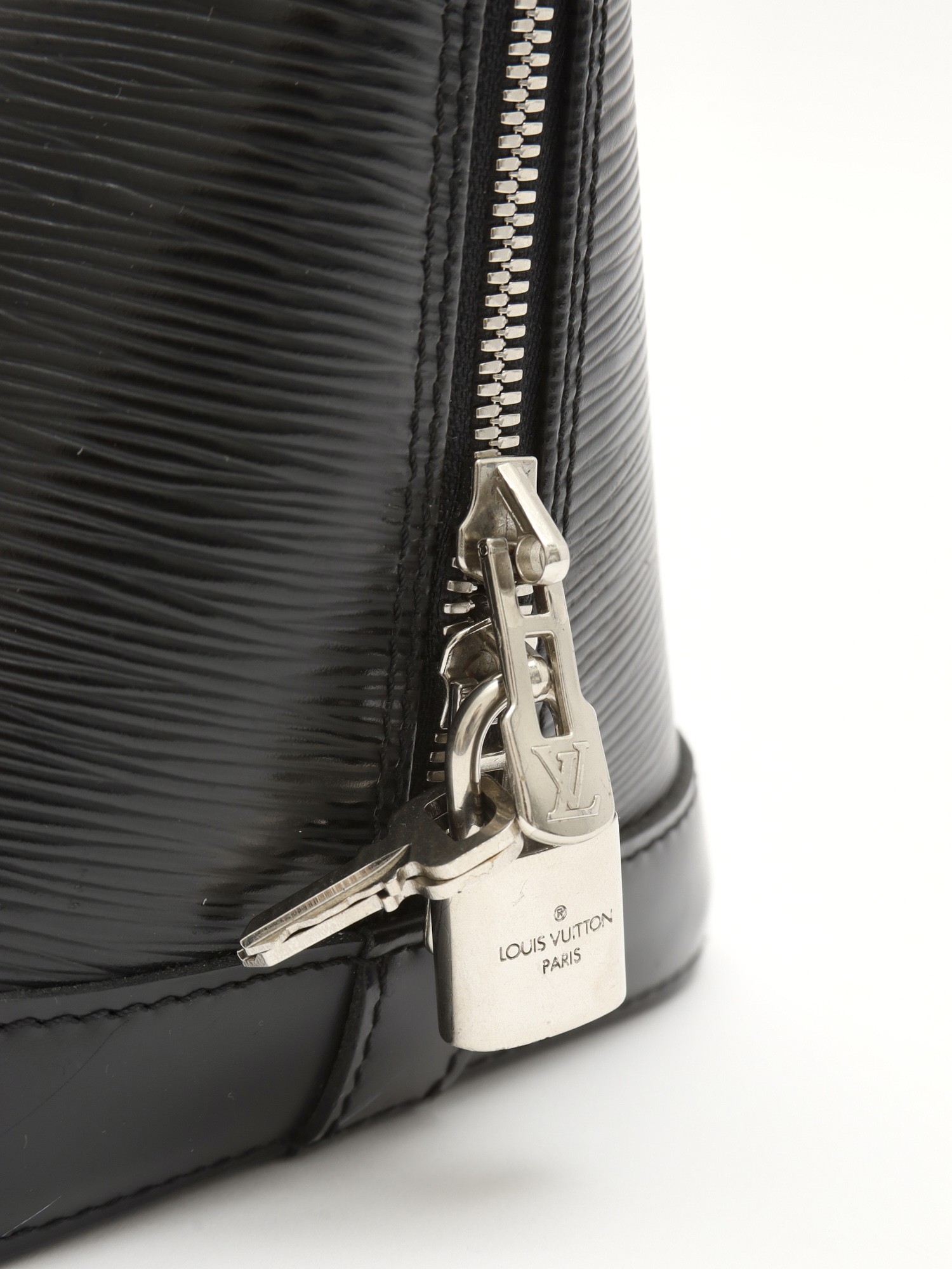 Louis Vuitton Alma  4