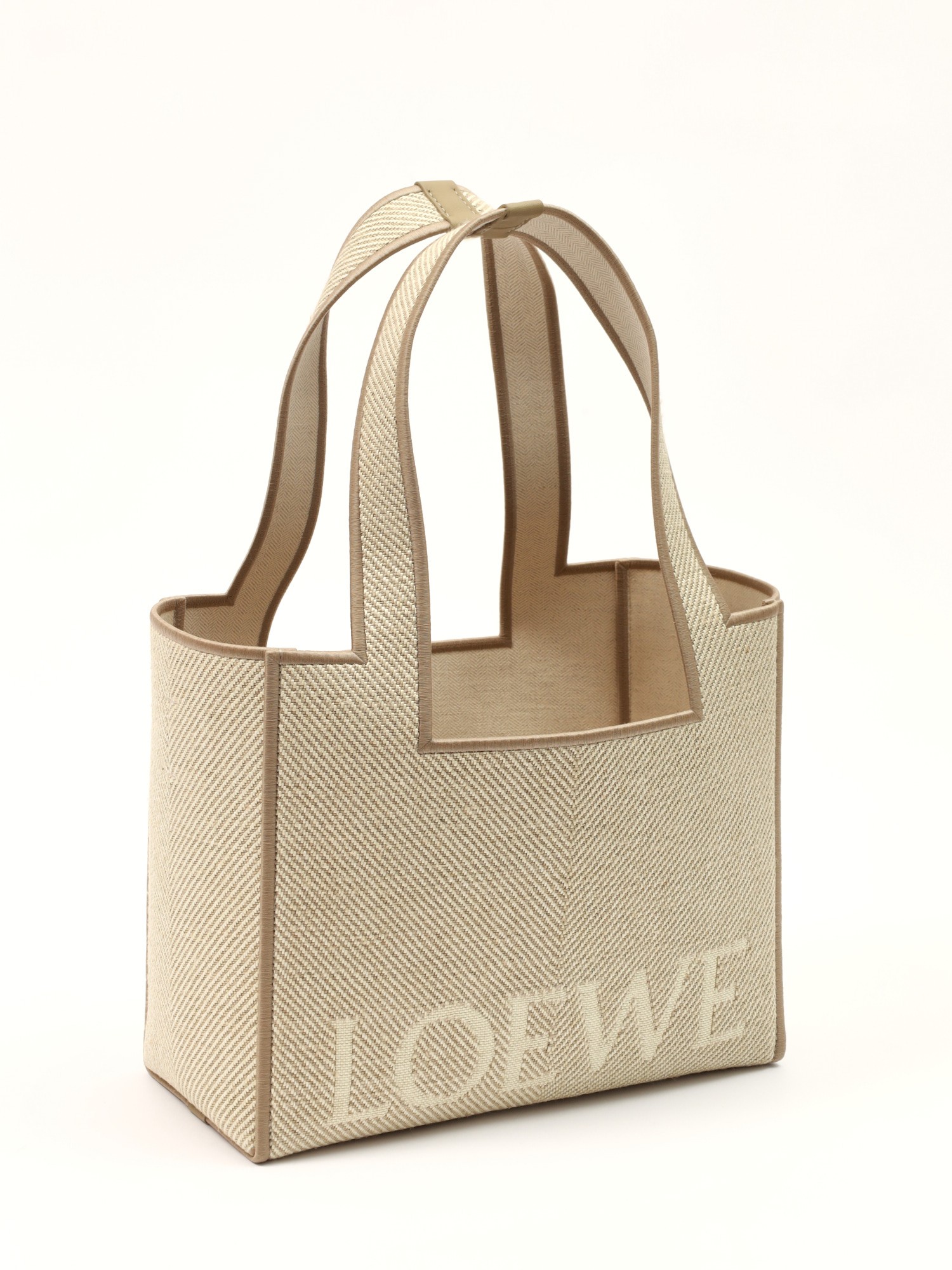Loewe Font 2