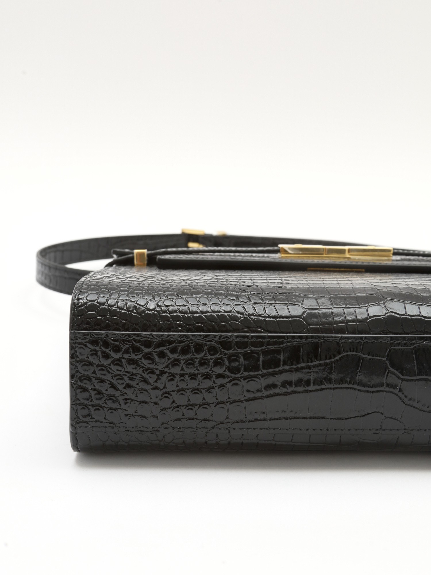 Saint Laurent Manhattan  6