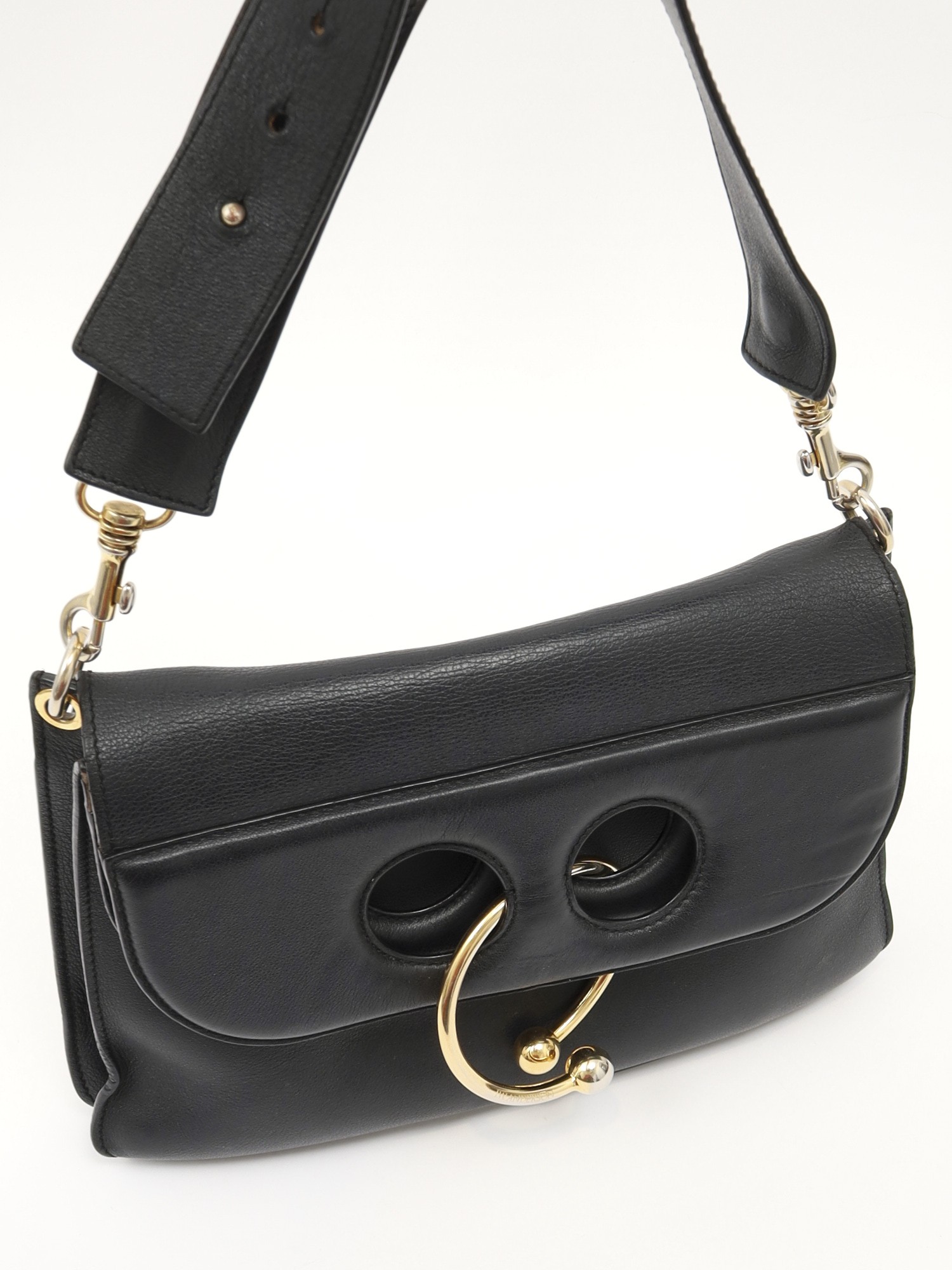 JW Anderson Pierce  5