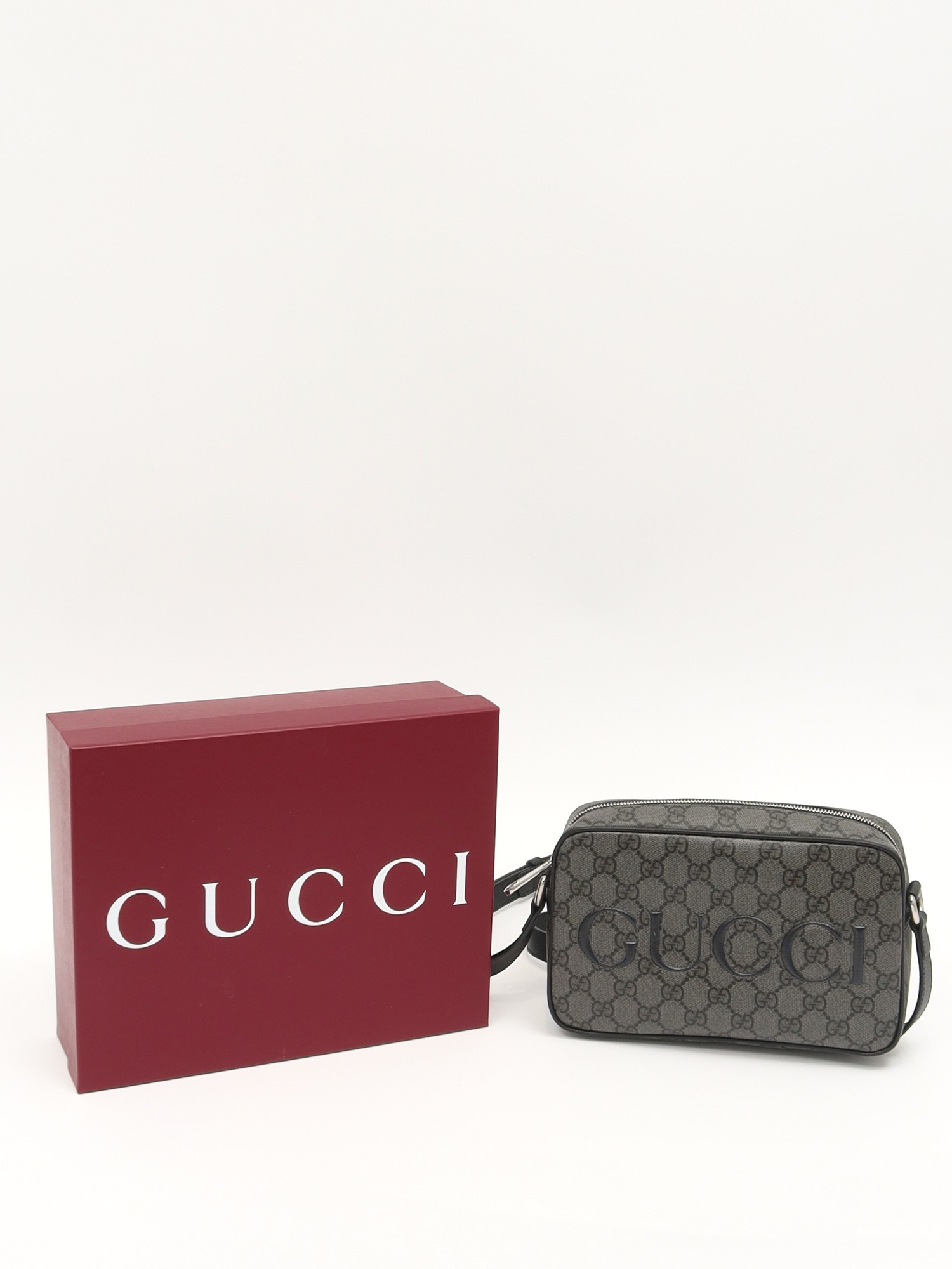 Gucci GG Supreme 4