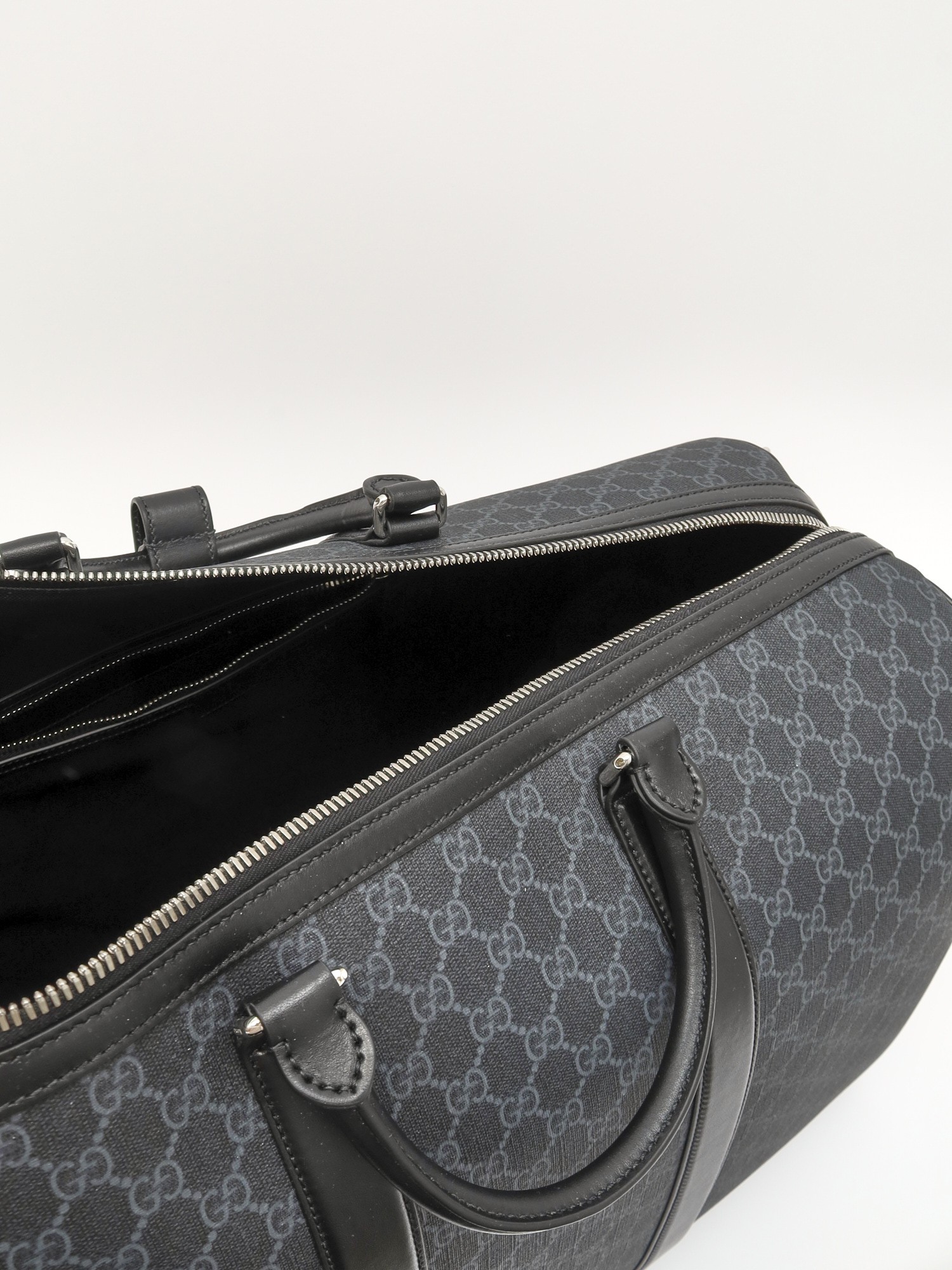 Gucci GG Supreme  10