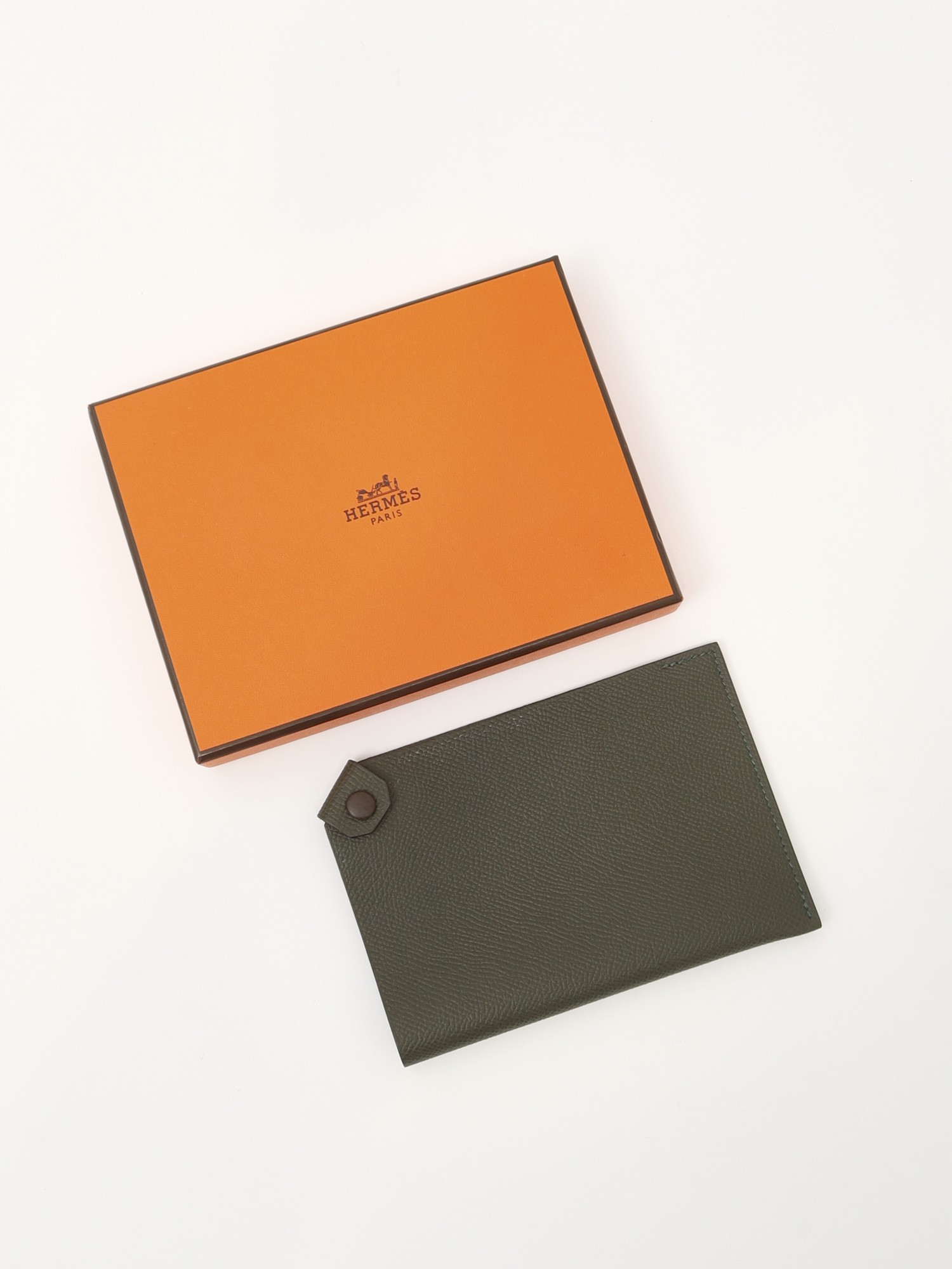 Hermes Cover for documents 5