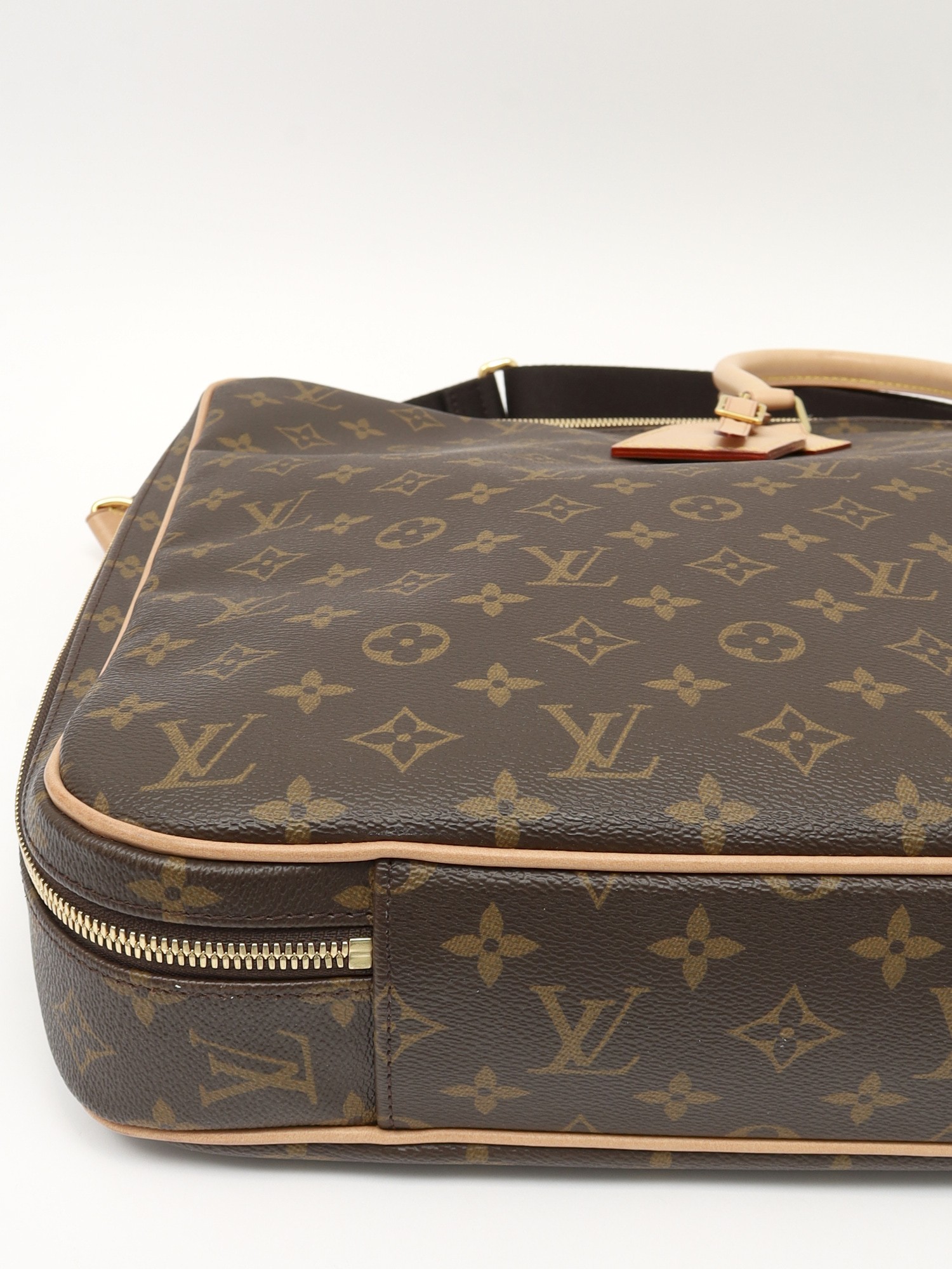 Louis Vuitton Case 10