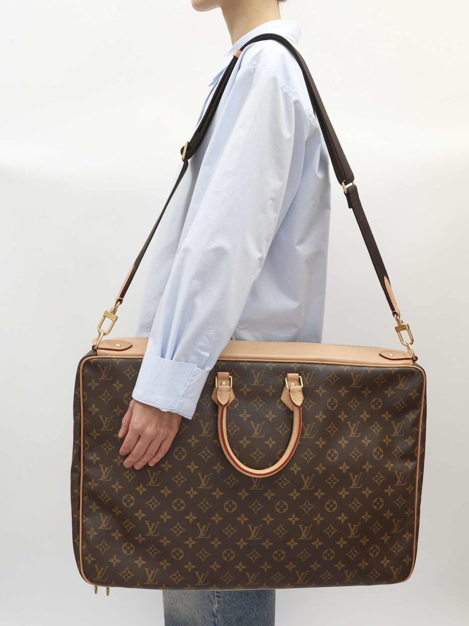 Louis Vuitton Case 1