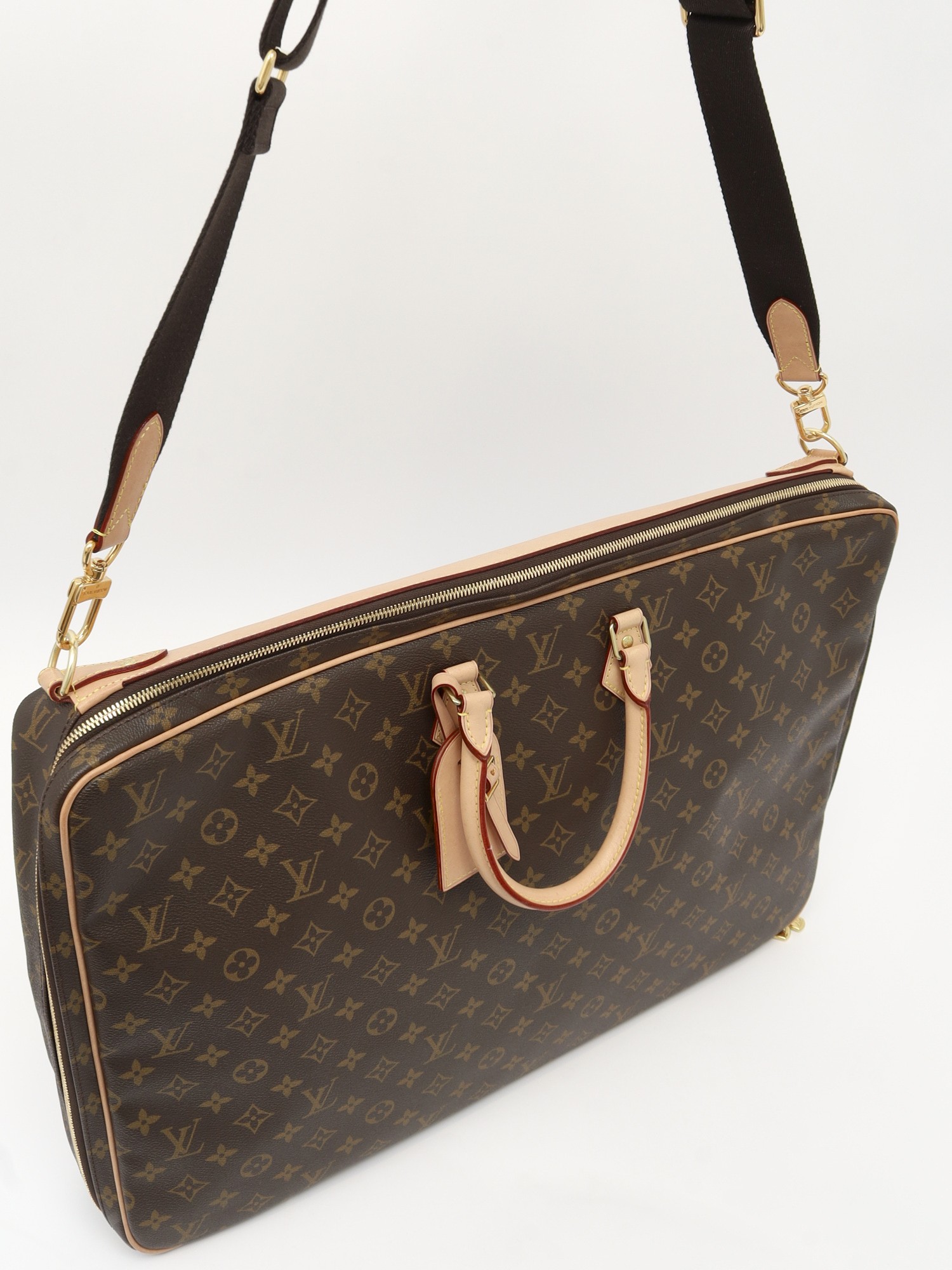 Louis Vuitton Case 5