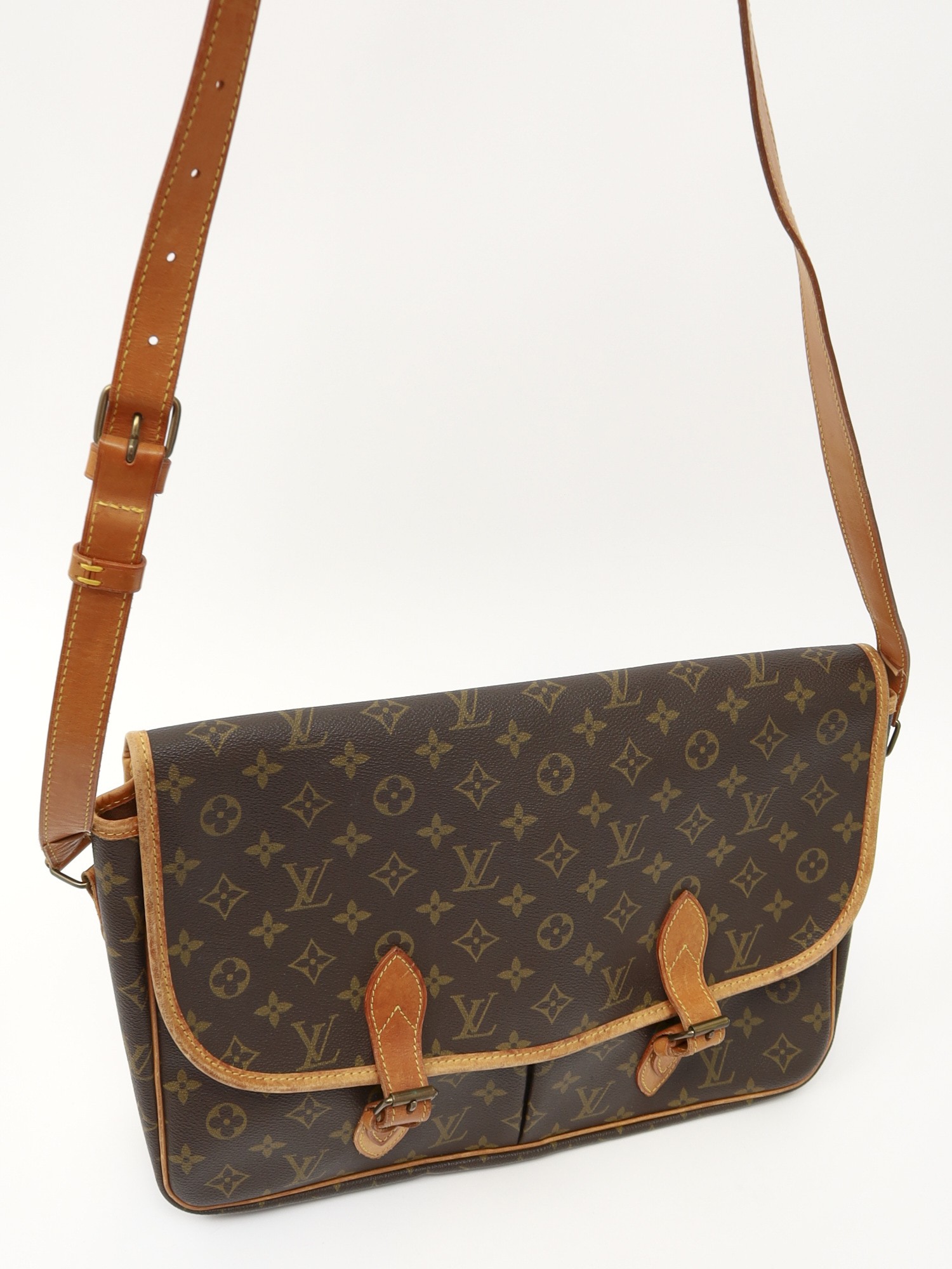 Louis Vuitton Gibeciere 4